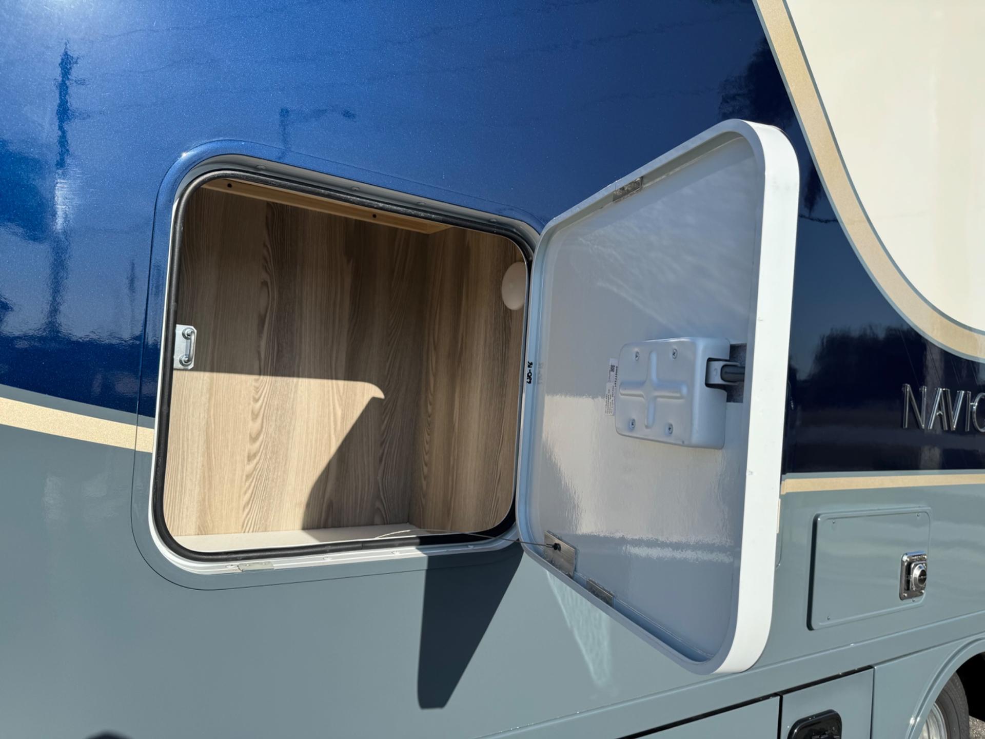 2027 Winnebago 2027 Winnebago Navion - thumbnail 21