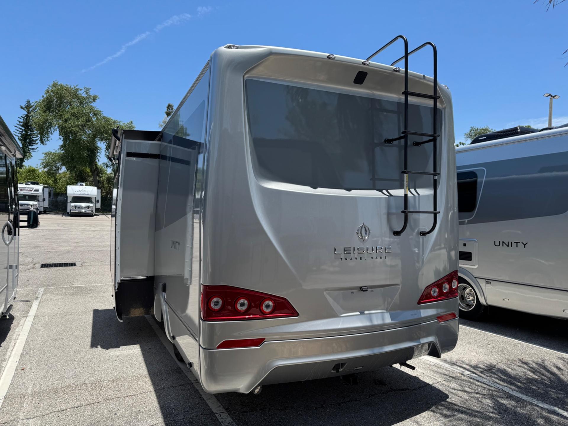 2026 Leisure Travel Vans 2026 Leisure Travel Vans Unity - thumbnail 3