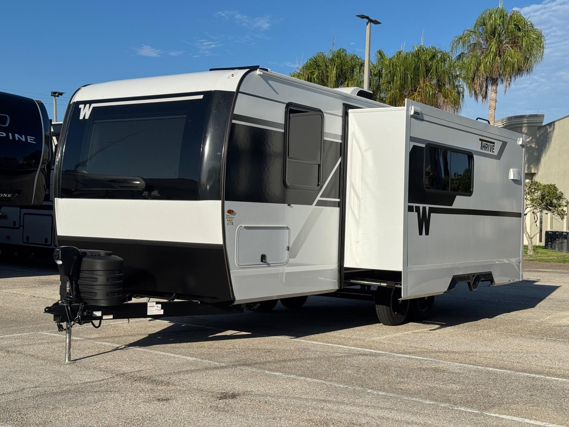 2027 Winnebago 2027 Winnebago Thrive - thumbnail 2