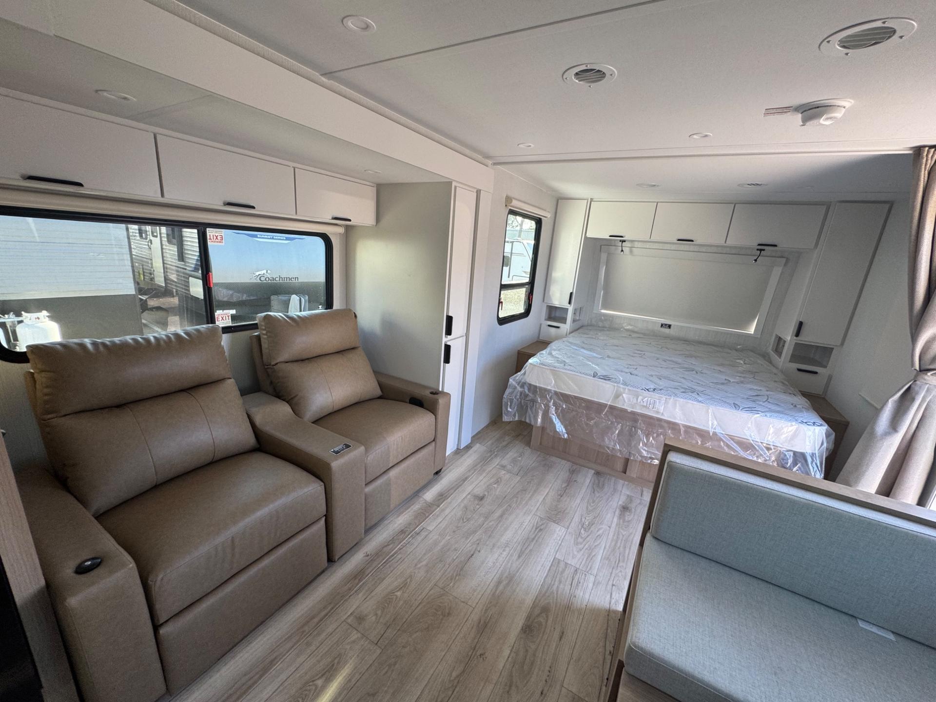 2027 Winnebago 2027 Winnebago Thrive - thumbnail 12