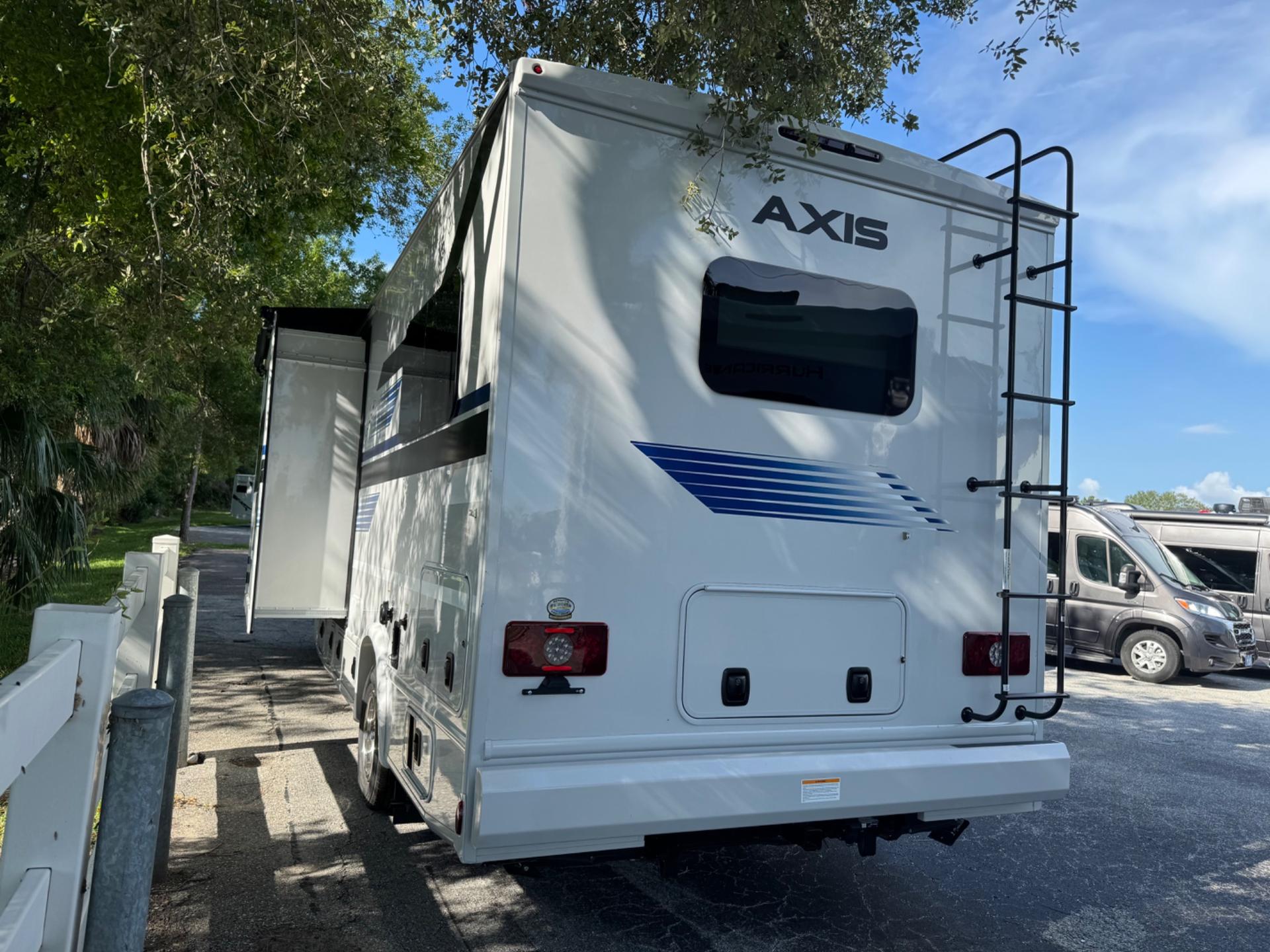 2026 Thor Motor Coach 2026 Thor Motor Coach Axis - thumbnail 4