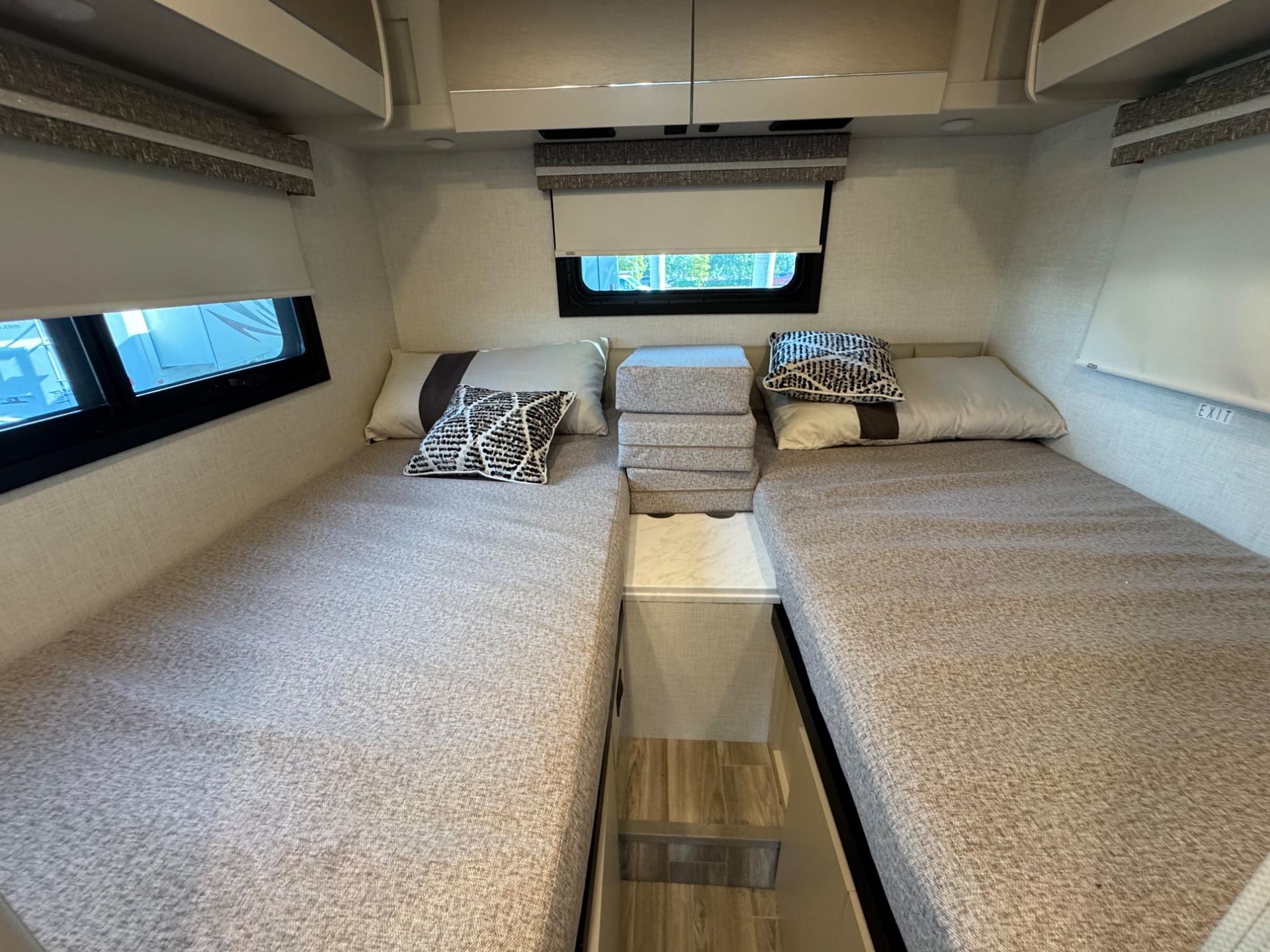 2026 Thor Motor Coach 2026 Thor Motor Coach Axis - thumbnail 15