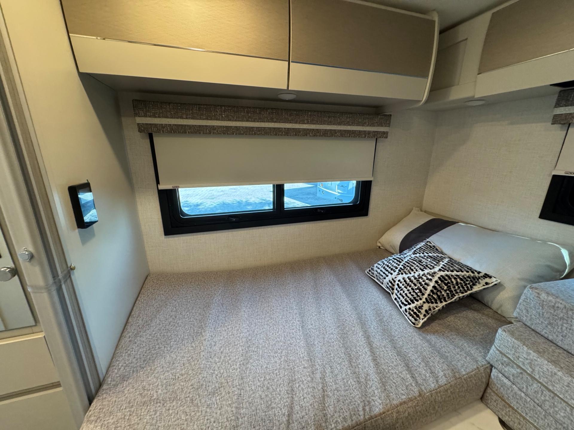 2026 Thor Motor Coach 2026 Thor Motor Coach Axis - thumbnail 17