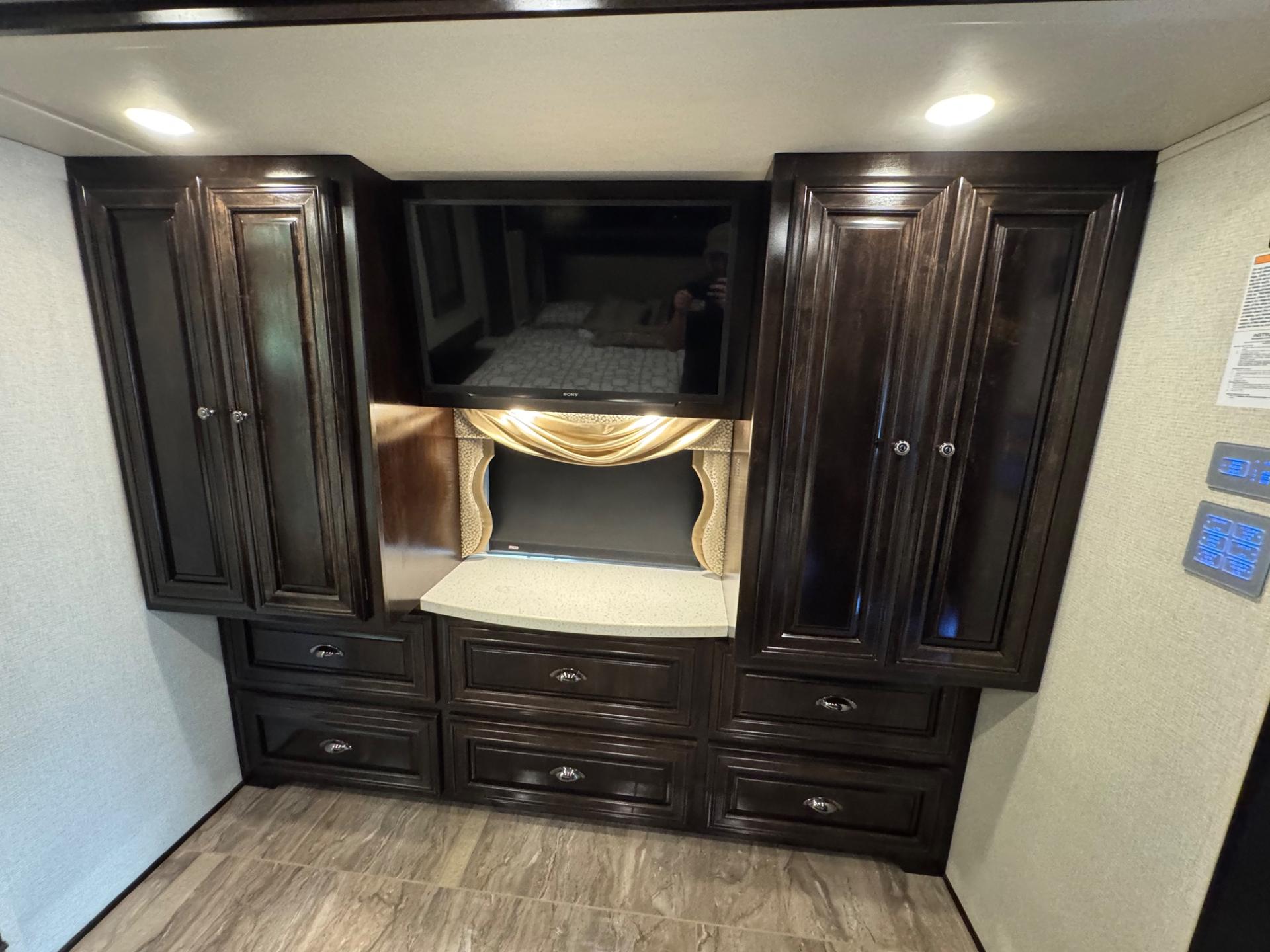 2018 Newmar 2018 Newmar Dutch Star - thumbnail 23