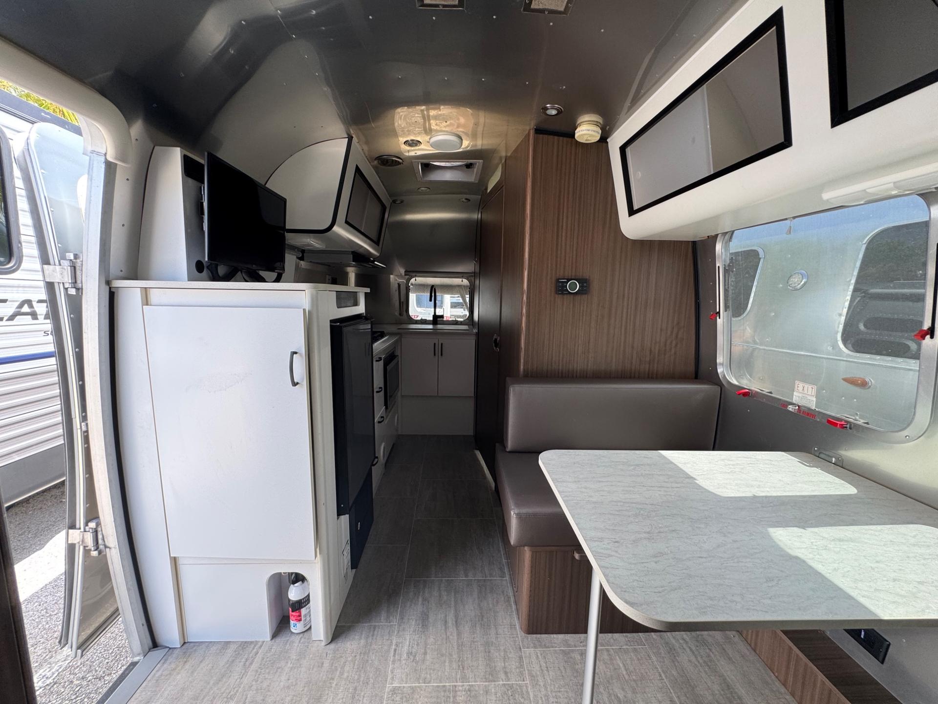 2020 AIRSTREAM 2020 AIRSTREAM CARAVEL  - thumbnail 5