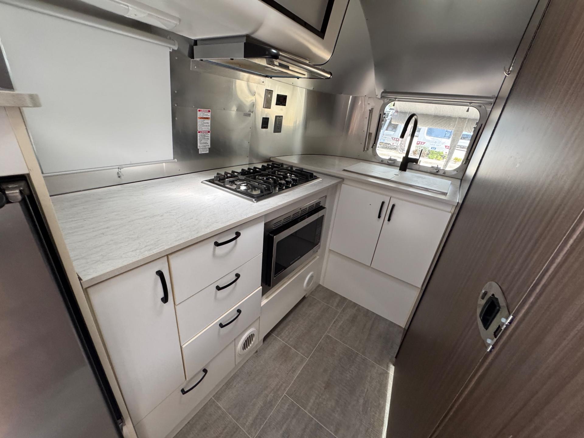 2020 AIRSTREAM 2020 AIRSTREAM CARAVEL  - thumbnail 7