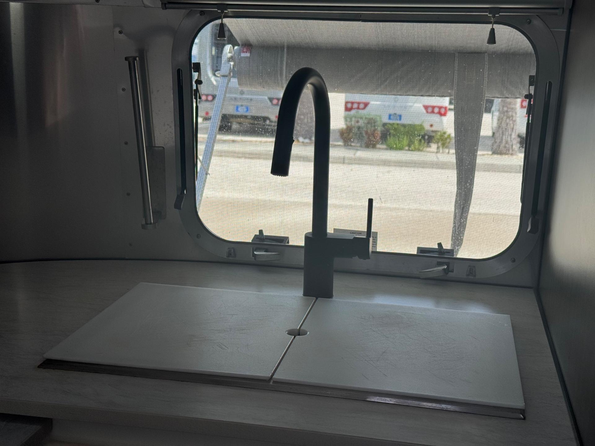 2020 AIRSTREAM 2020 AIRSTREAM CARAVEL  - thumbnail 11