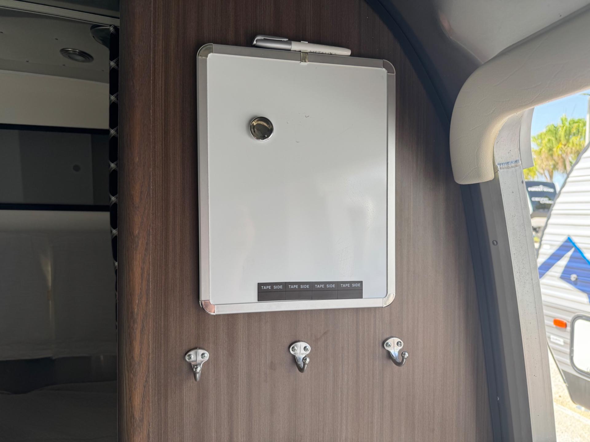 2020 AIRSTREAM 2020 AIRSTREAM CARAVEL  - thumbnail 24