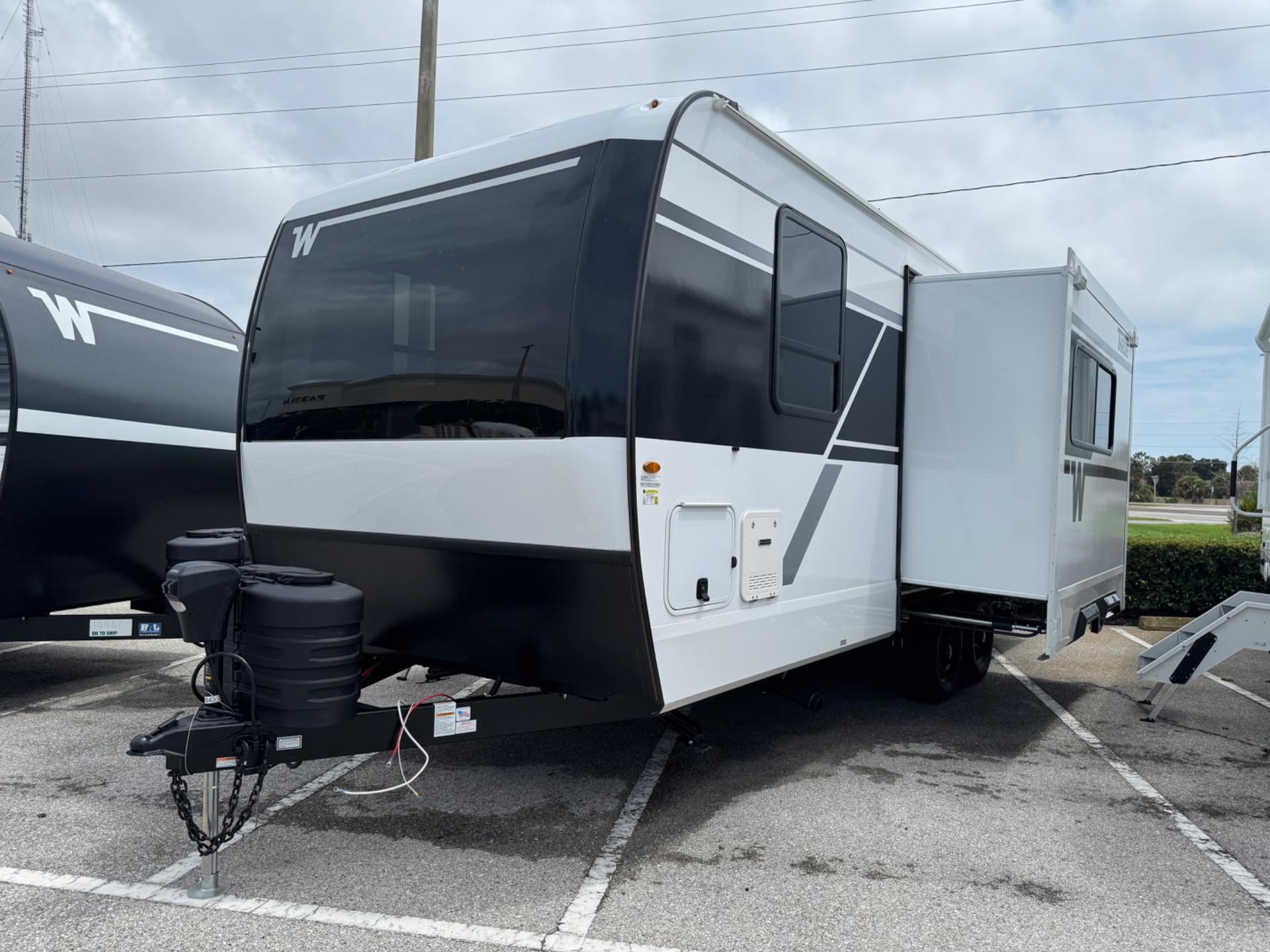2027 Winnebago 2027 Winnebago Thrive - thumbnail 2