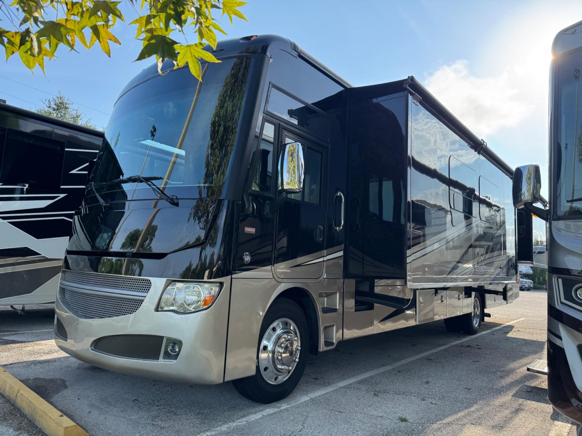2015 Winnebago 2015 Winnebago Adventurer - thumbnail 2