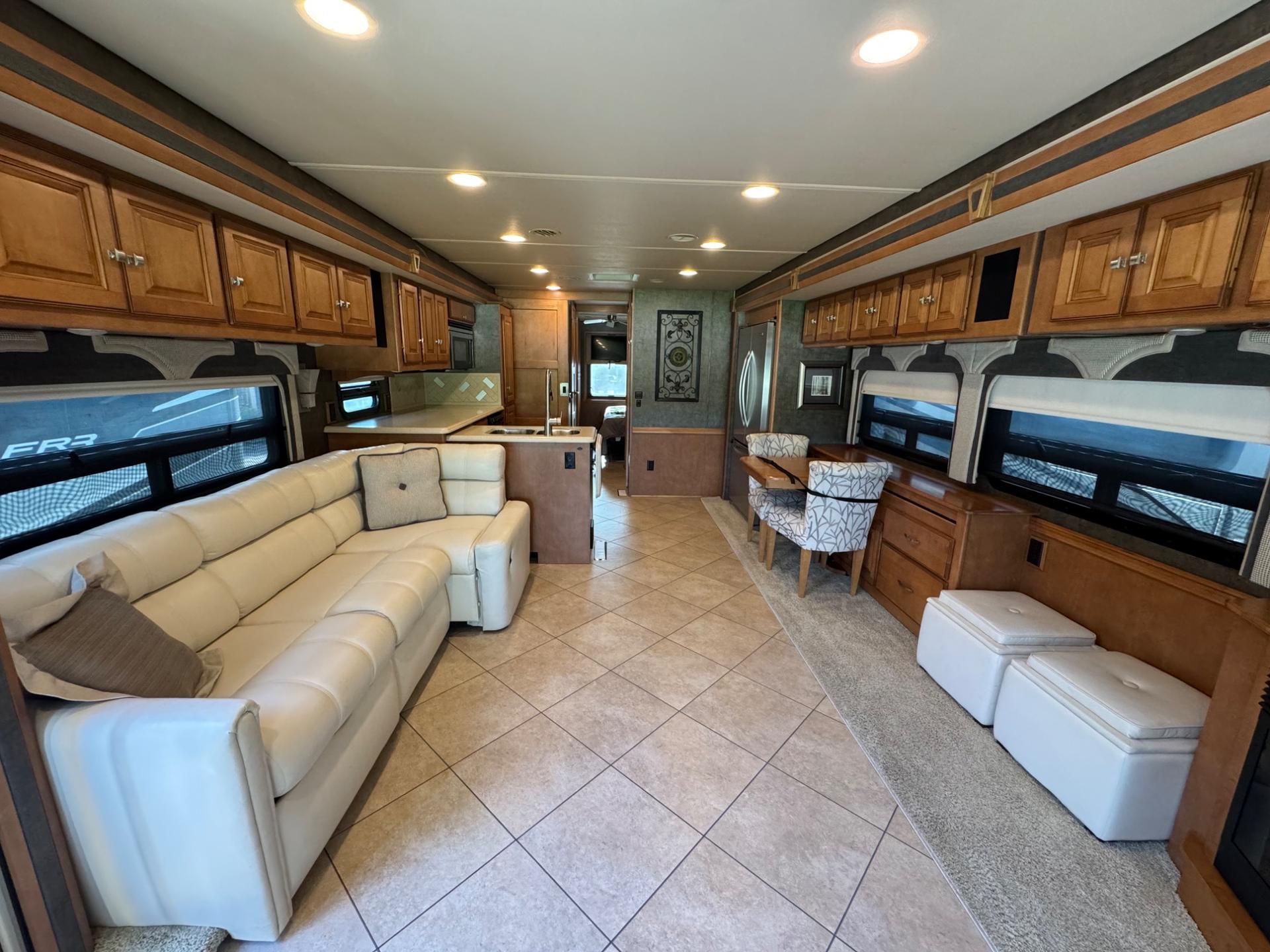 2015 Winnebago 2015 Winnebago Adventurer - thumbnail 6
