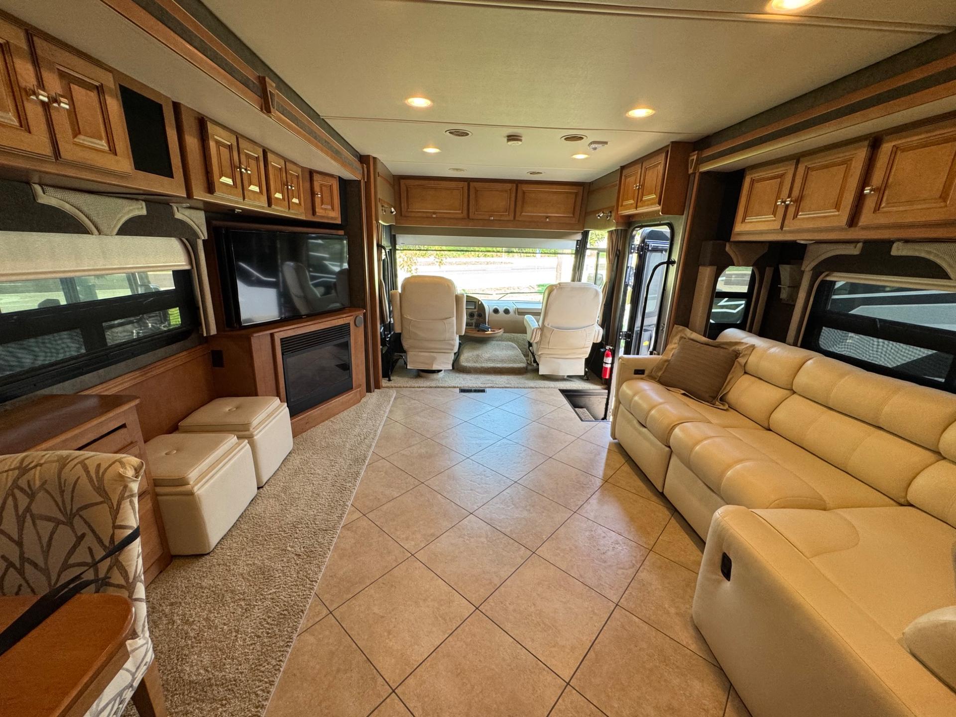 2015 Winnebago 2015 Winnebago Adventurer - thumbnail 7