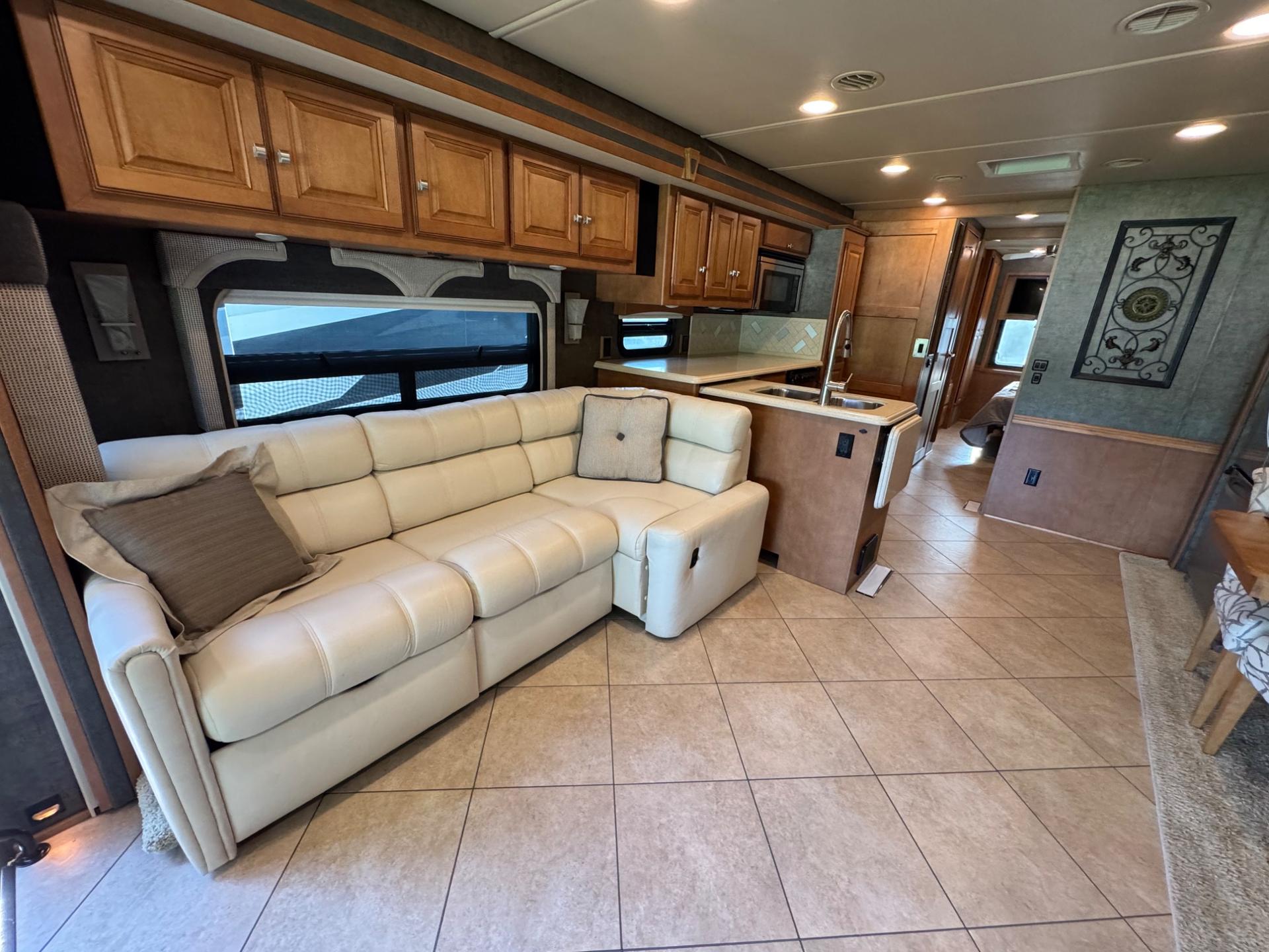2015 Winnebago 2015 Winnebago Adventurer - thumbnail 12
