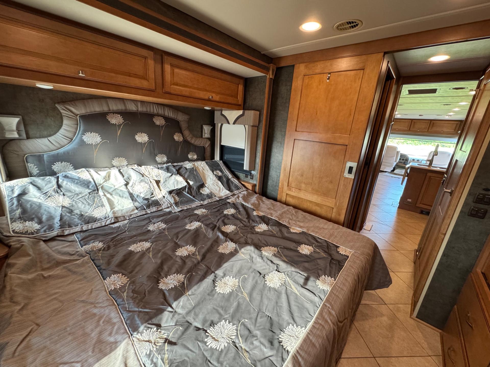2015 Winnebago 2015 Winnebago Adventurer - thumbnail 18
