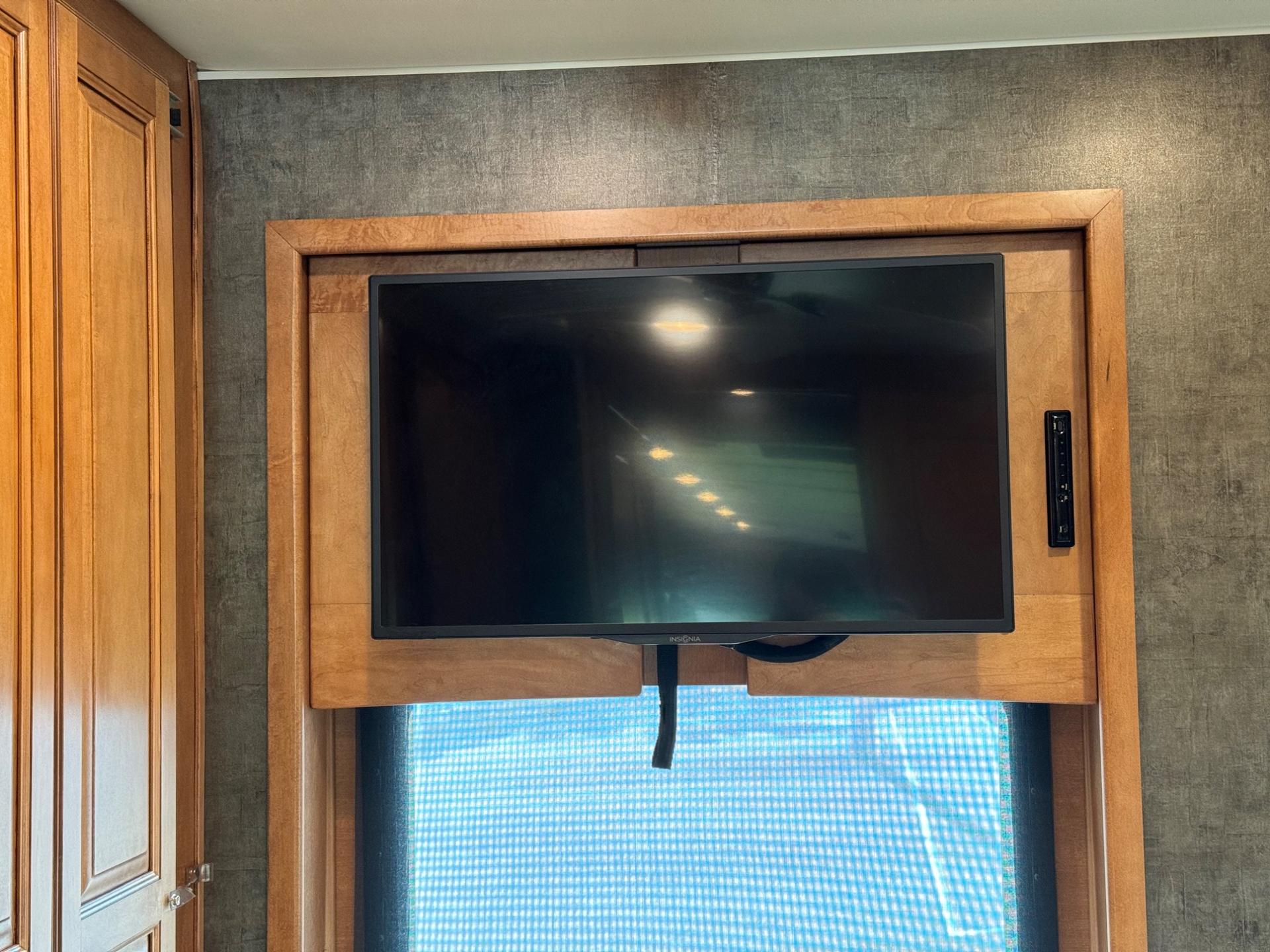 2015 Winnebago 2015 Winnebago Adventurer - thumbnail 19