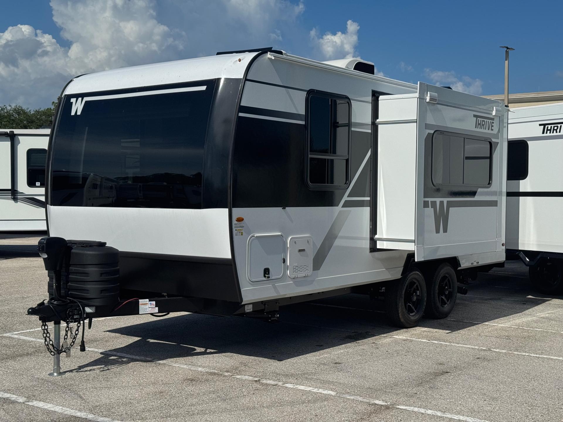 2027 Winnebago 2027 Winnebago Thrive - thumbnail 3
