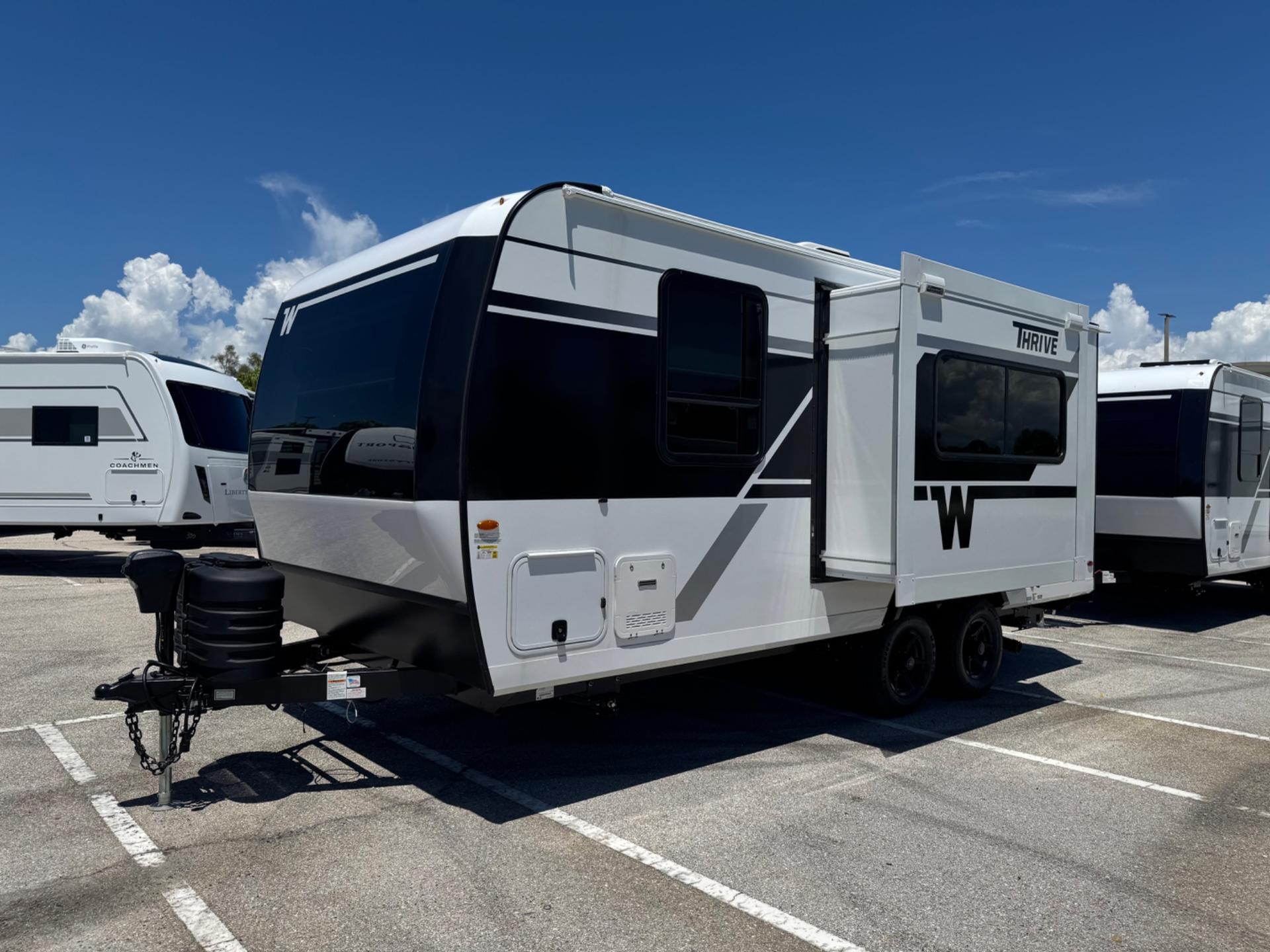 2027 Winnebago 2027 Winnebago Thrive - thumbnail 3