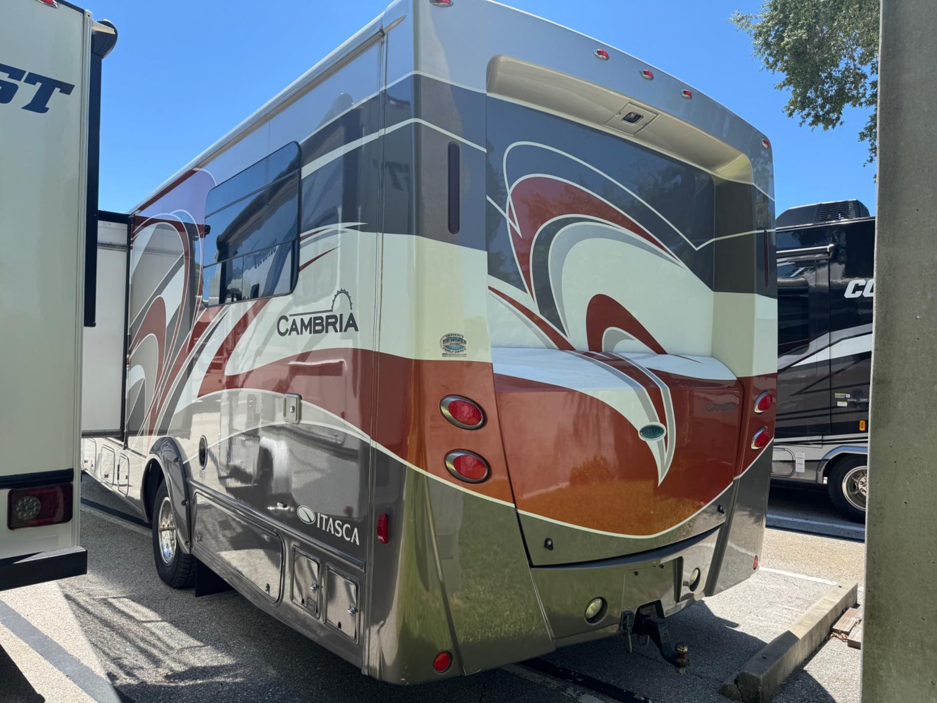 2015 Winnebago 2015 Winnebago Cambria - thumbnail 3