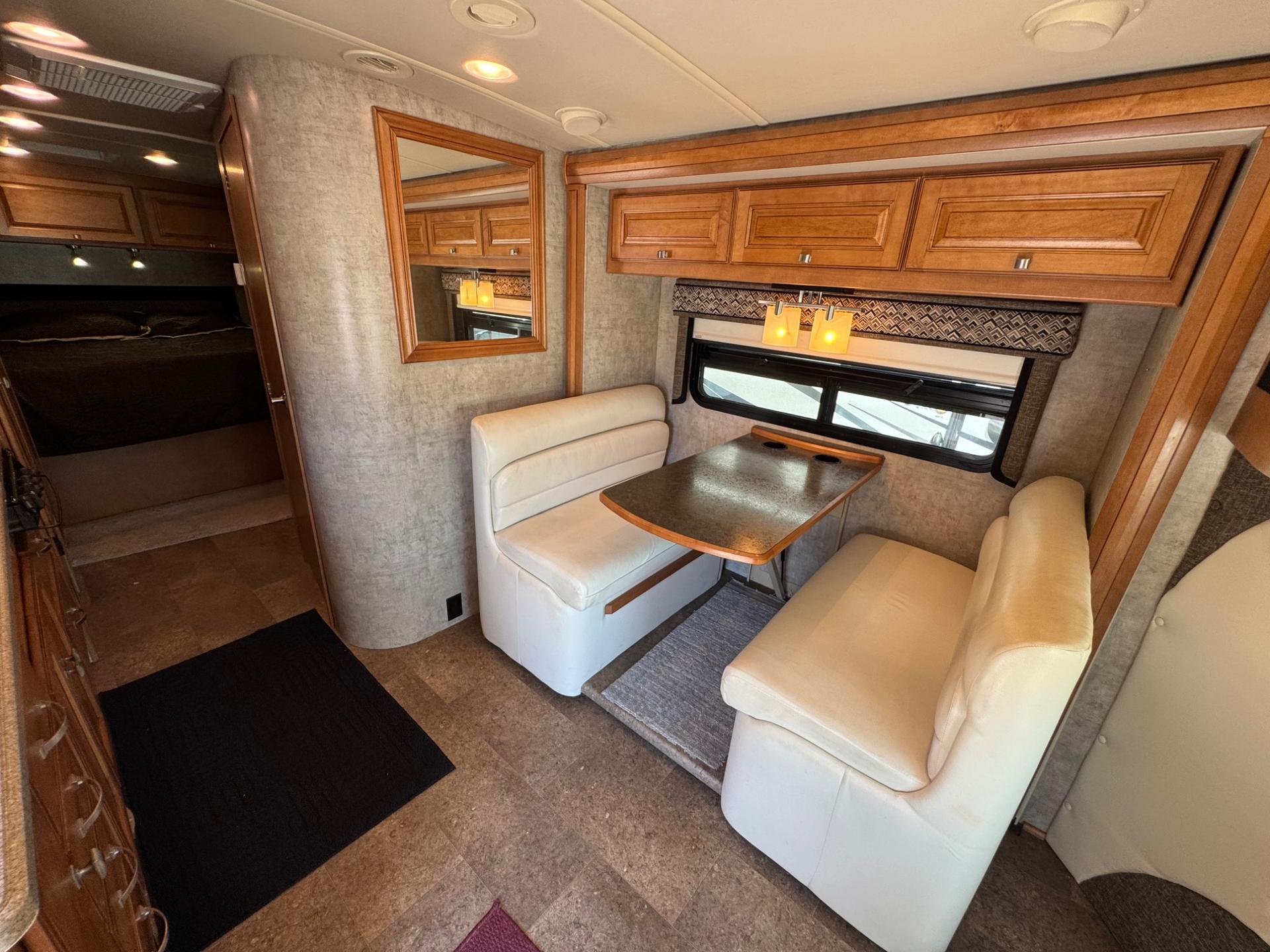 2015 Winnebago 2015 Winnebago Cambria - thumbnail 14