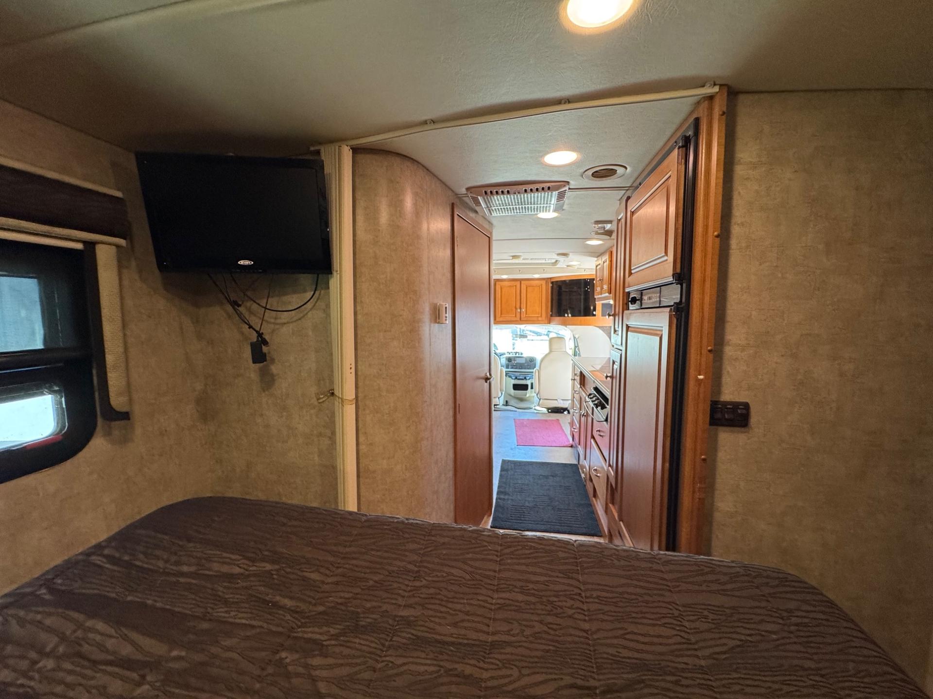 2015 Winnebago 2015 Winnebago Cambria - thumbnail 18