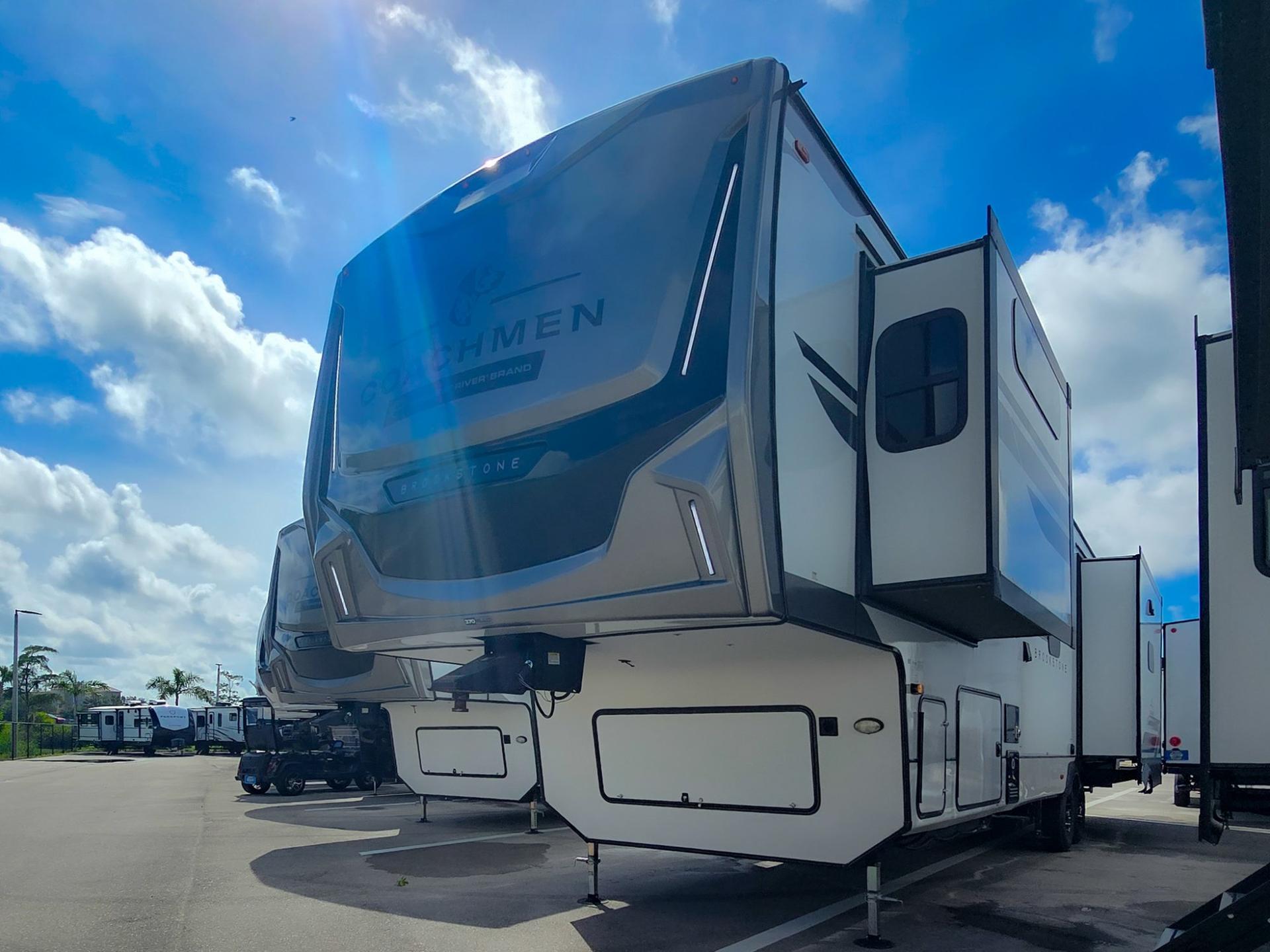 2026 Coachmen 2026 Coachmen Brookstone - thumbnail 3