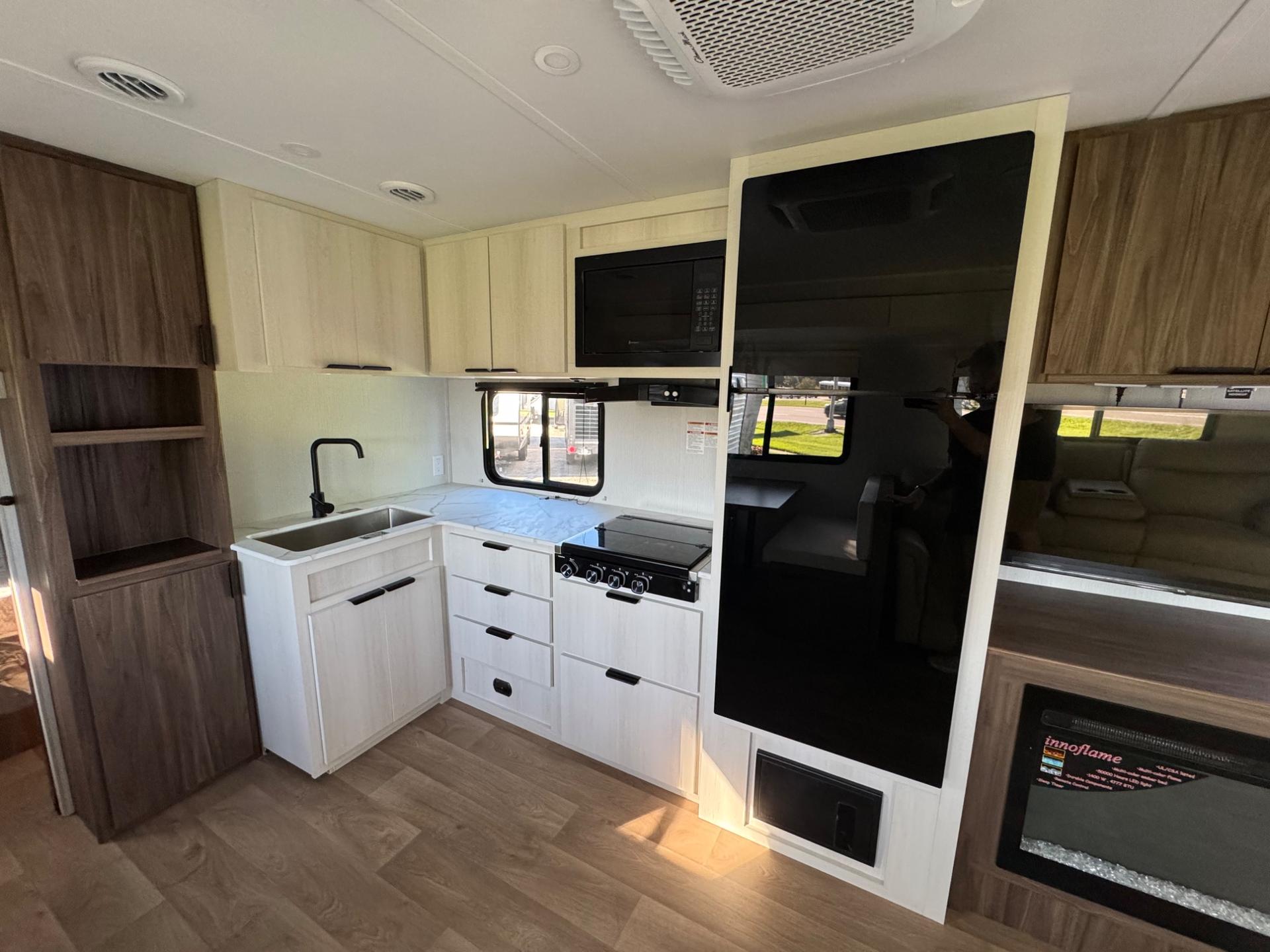 2027 Winnebago 2027 Winnebago Access - thumbnail 7