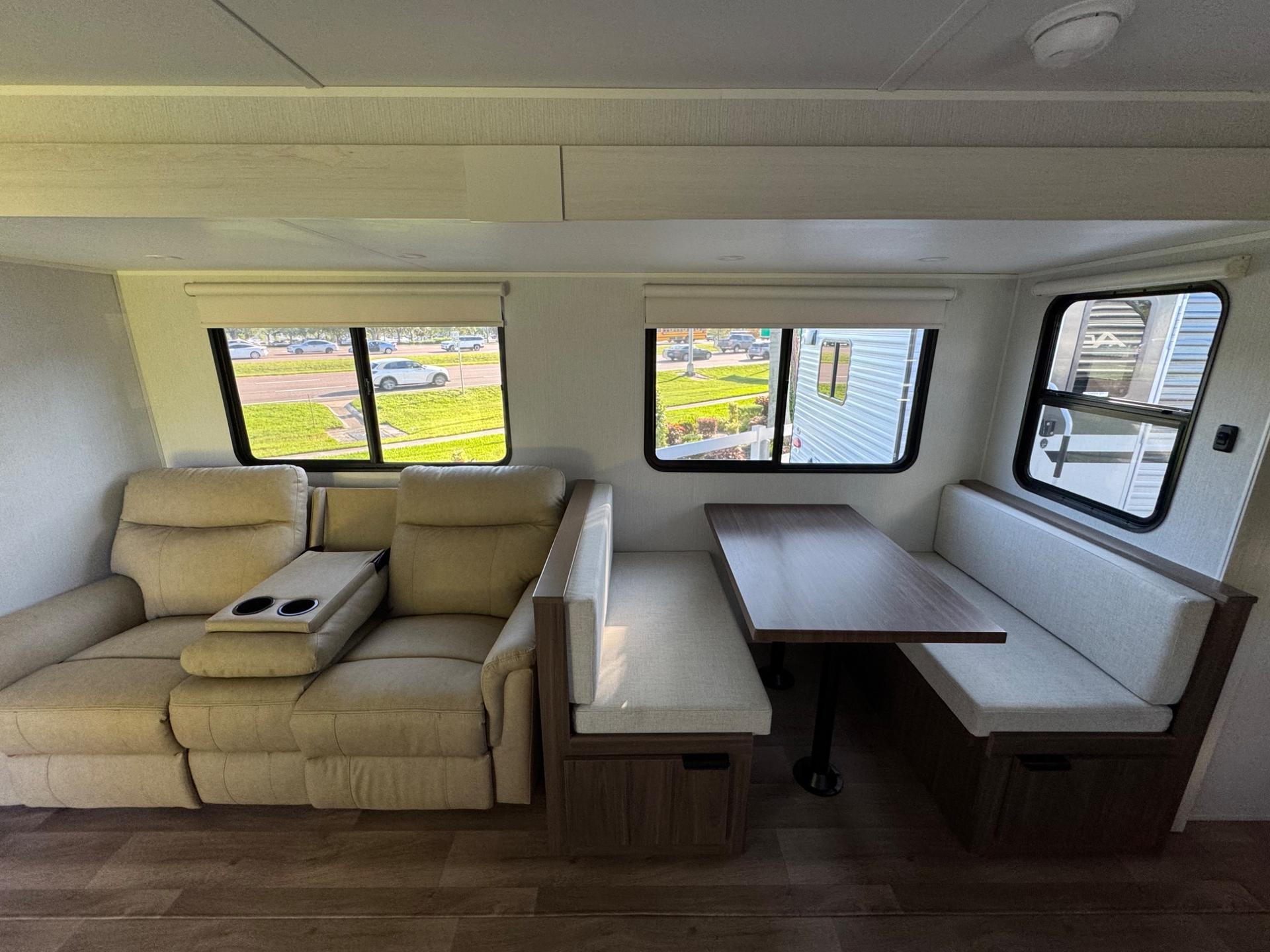 2027 Winnebago 2027 Winnebago Access - thumbnail 11