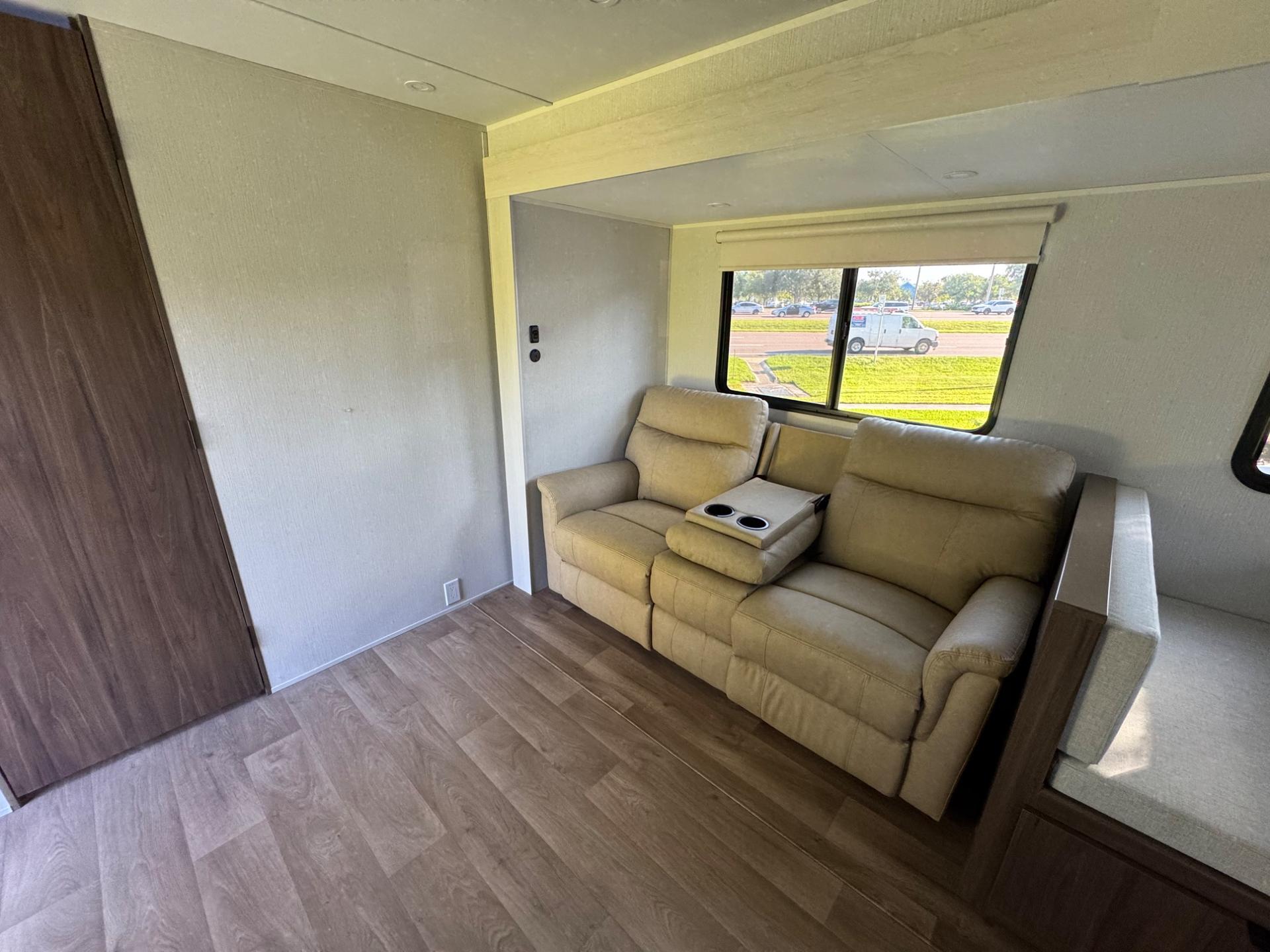 2027 Winnebago 2027 Winnebago Access - thumbnail 12