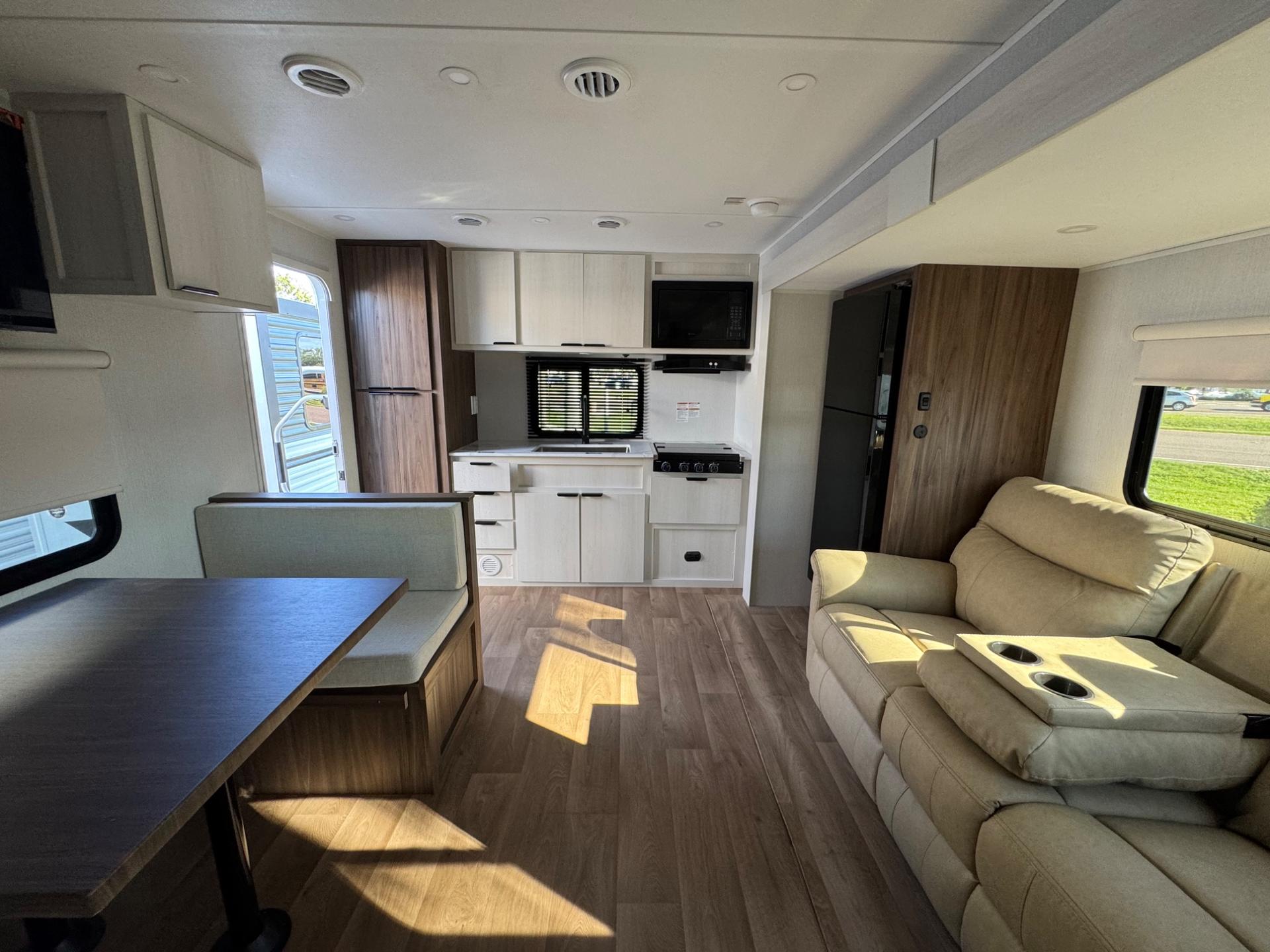 2027 Winnebago 2027 Winnebago Access - thumbnail 5