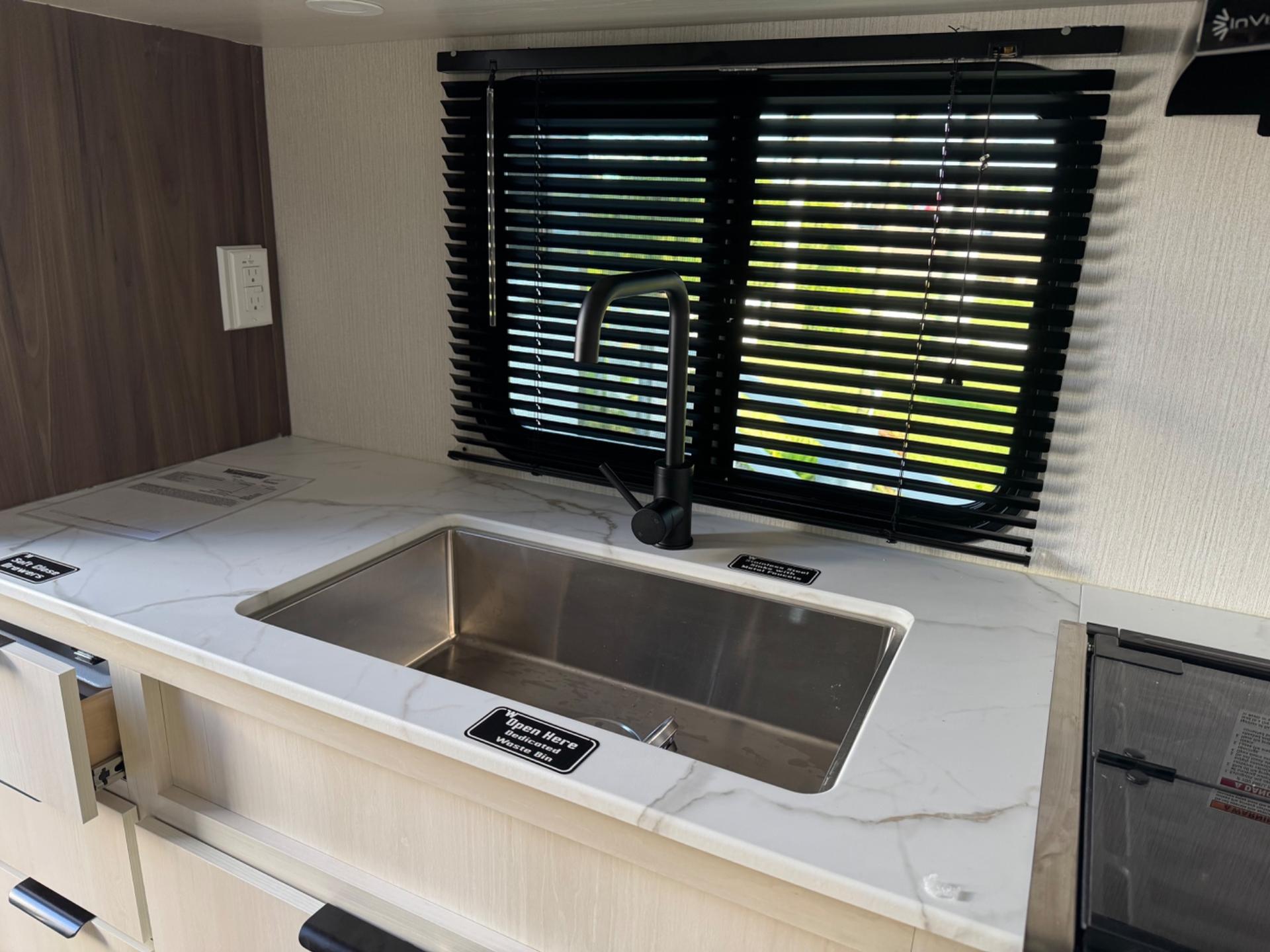 2027 Winnebago 2027 Winnebago Access - thumbnail 10