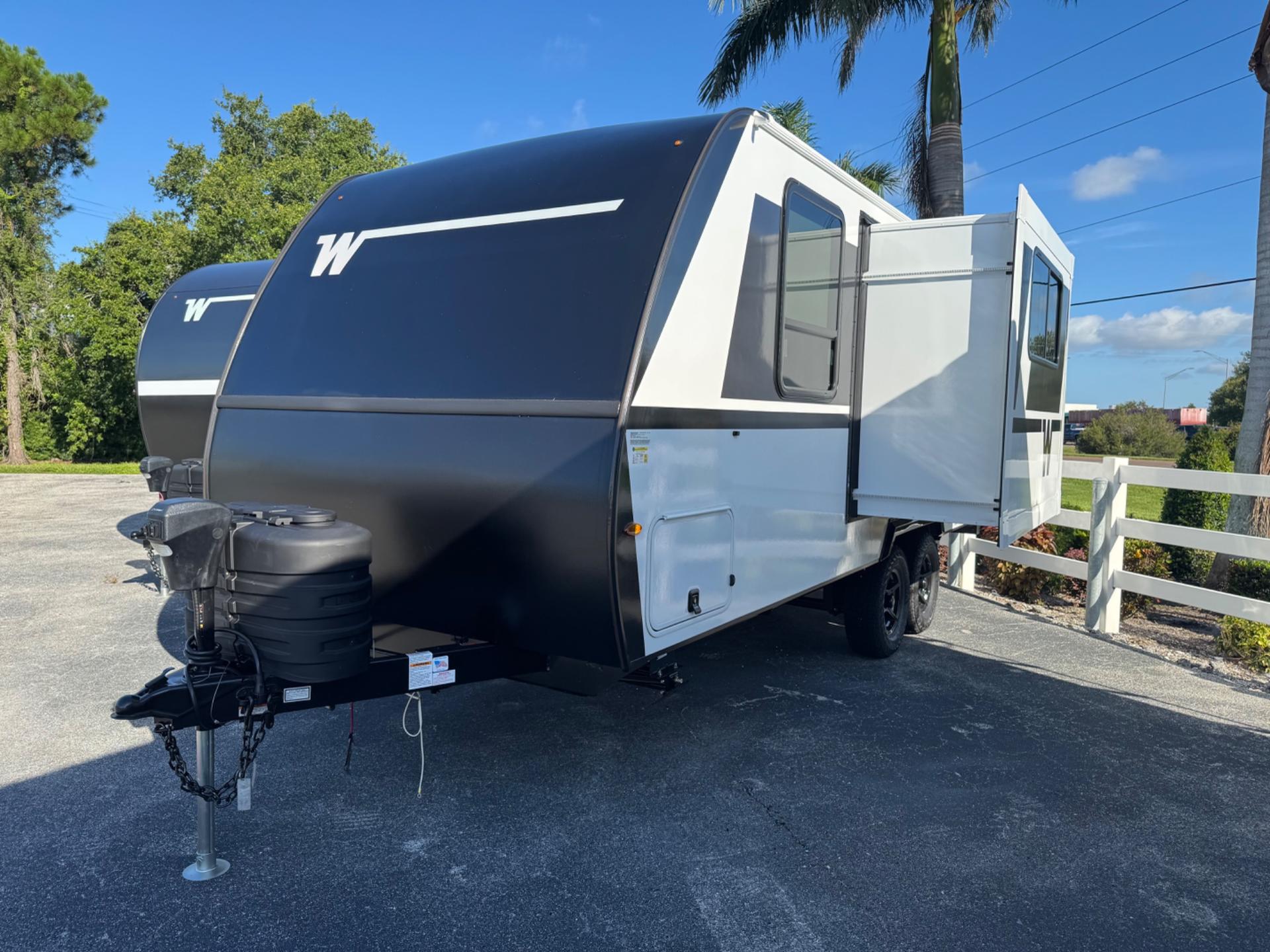 2027 Winnebago 2027 Winnebago Micro Minnie - thumbnail 3