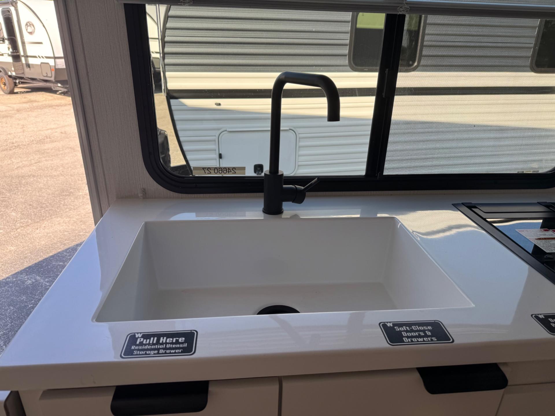 2027 Winnebago 2027 Winnebago Micro Minnie - thumbnail 10