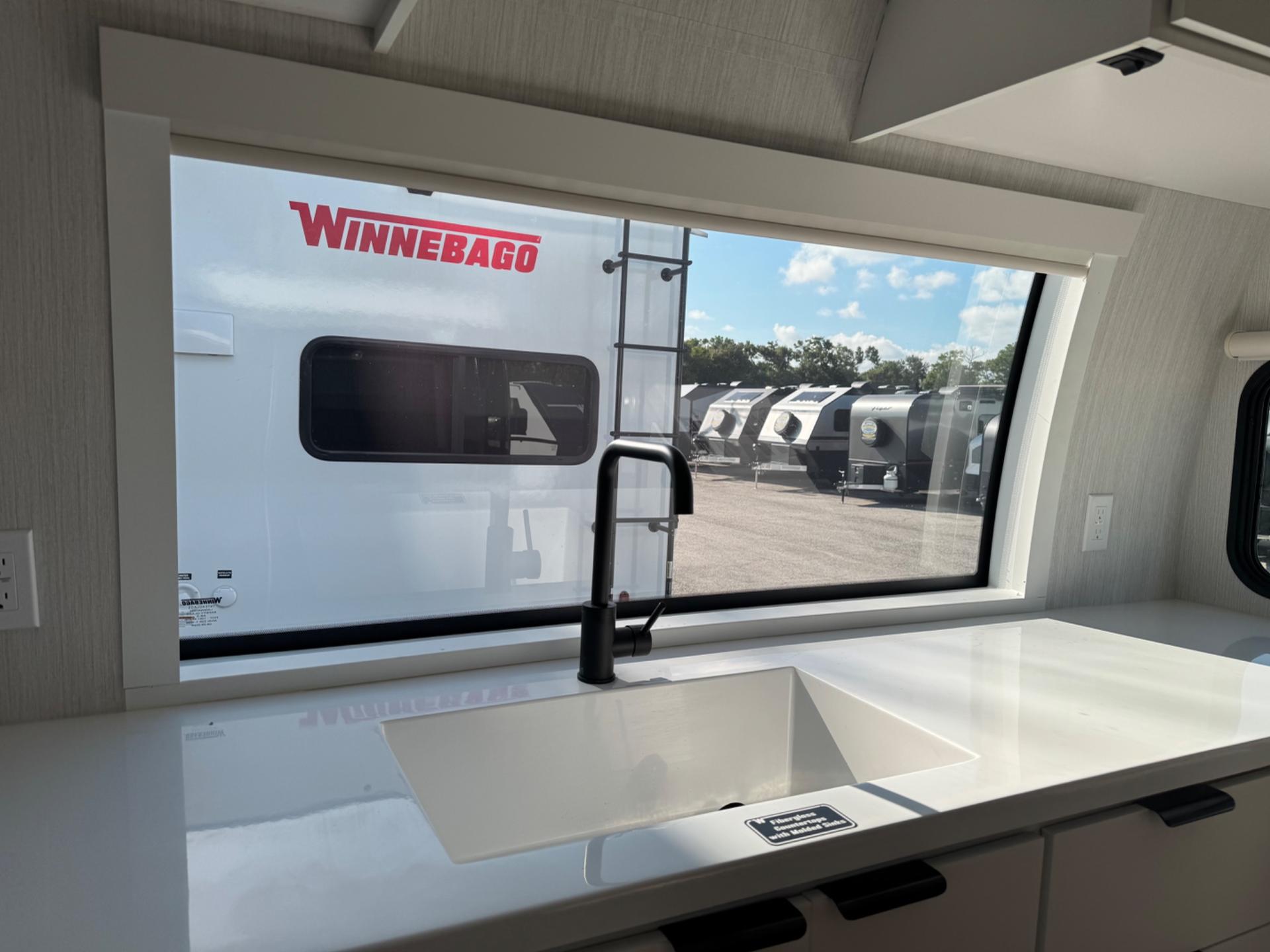 2027 Winnebago 2027 Winnebago Thrive - thumbnail 10