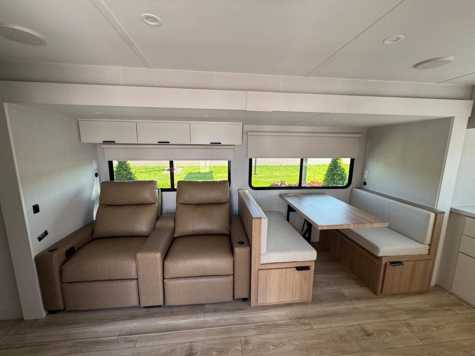 2027 Winnebago 2027 Winnebago Thrive - thumbnail 11