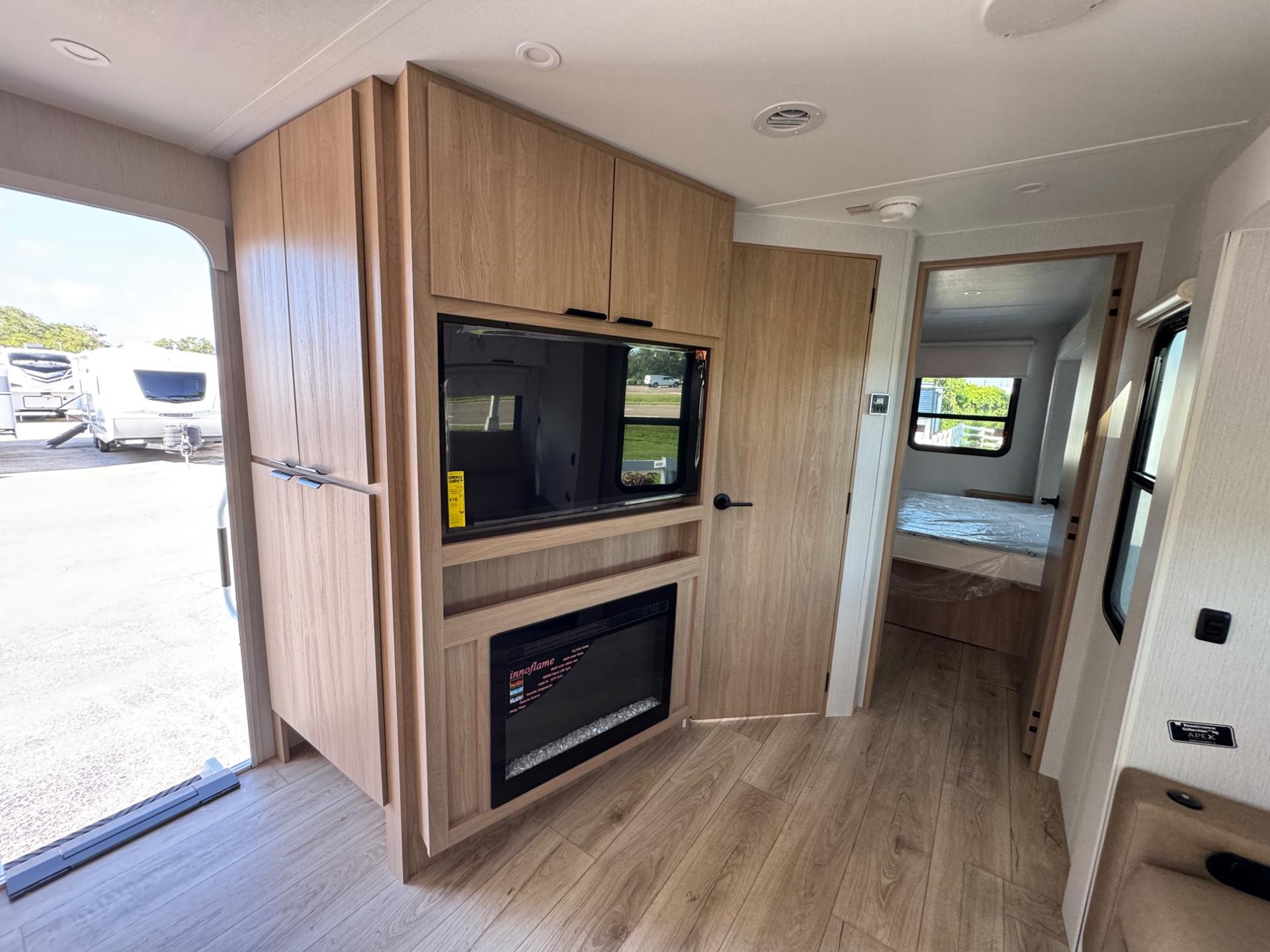 2027 Winnebago 2027 Winnebago Thrive - thumbnail 12