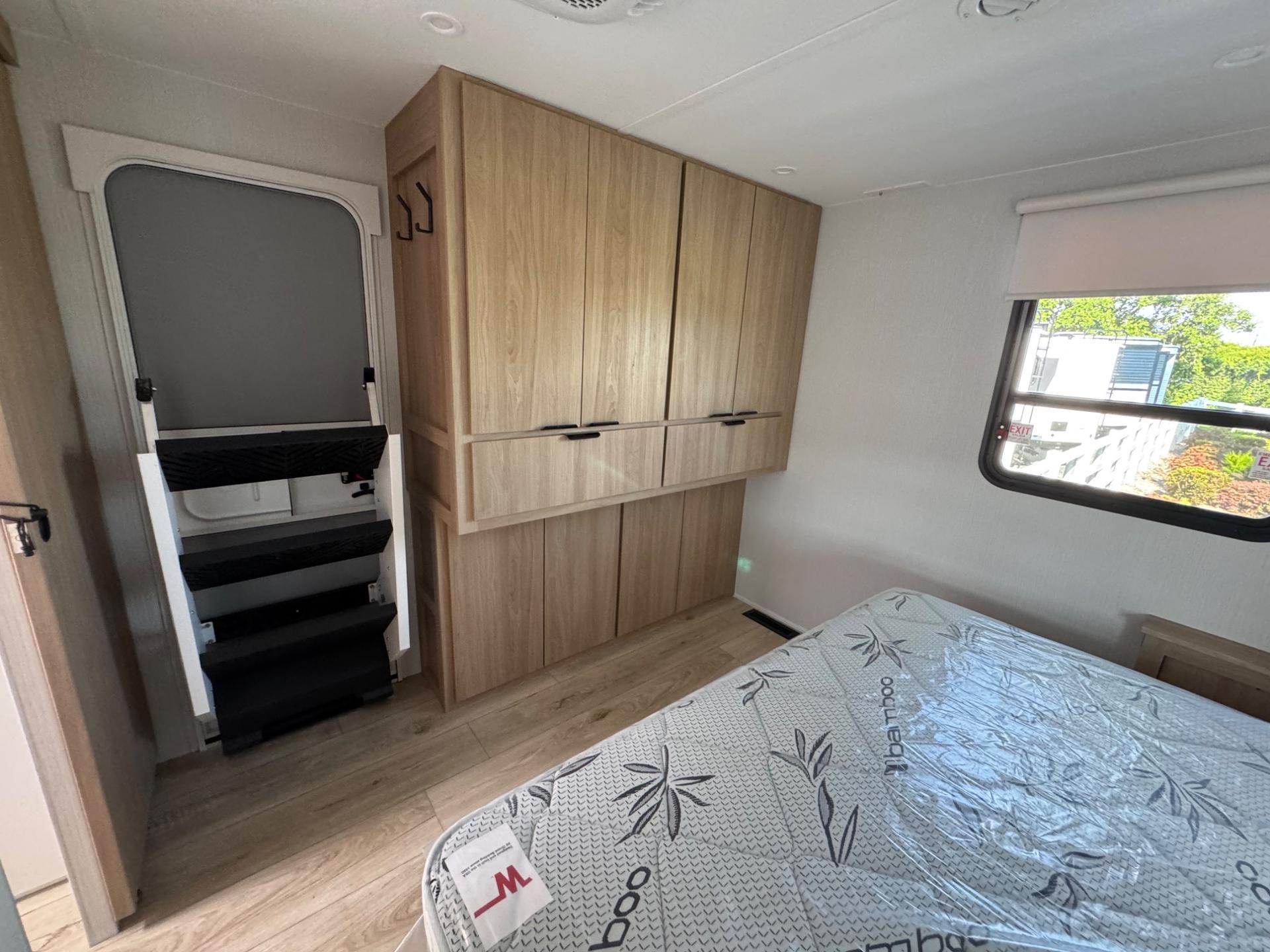 2027 Winnebago 2027 Winnebago Thrive - thumbnail 14