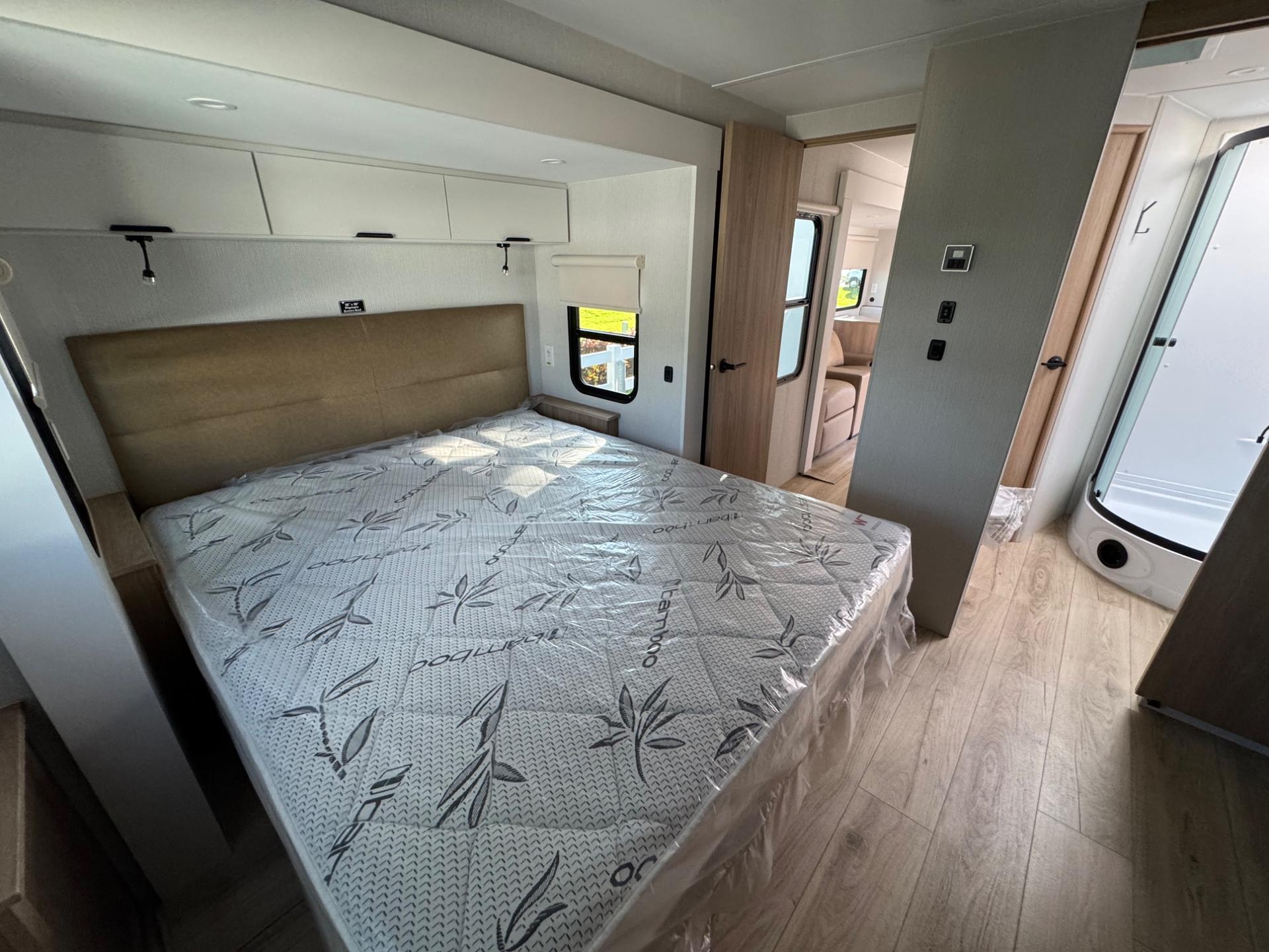 2027 Winnebago 2027 Winnebago Thrive - thumbnail 15