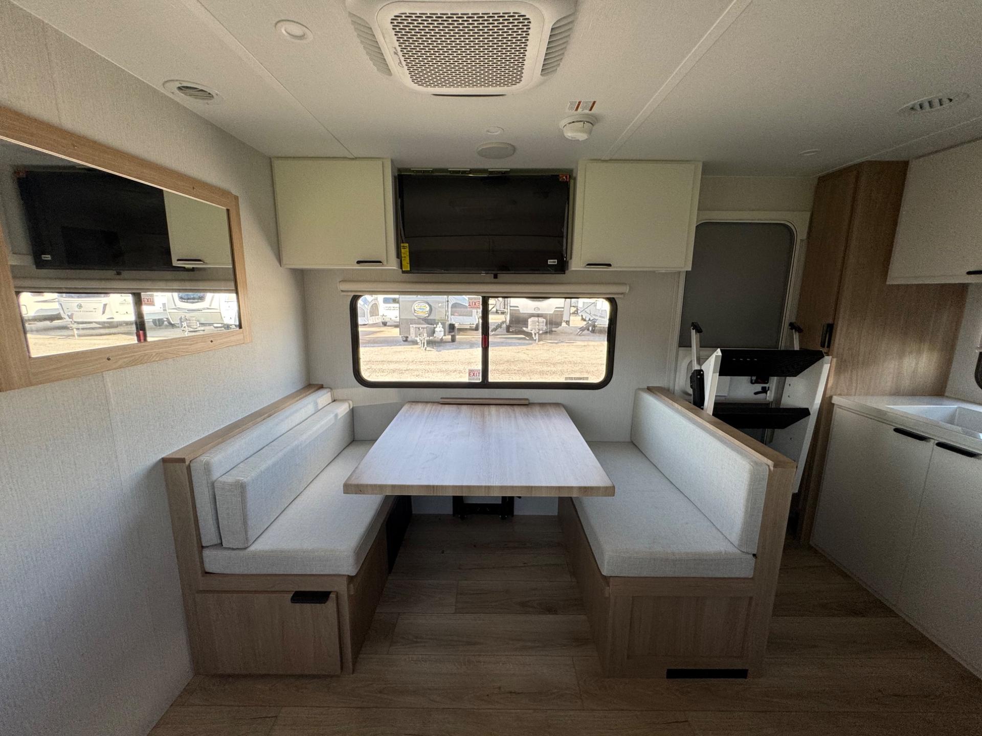 2027 Winnebago 2027 Winnebago Thrive - thumbnail 14