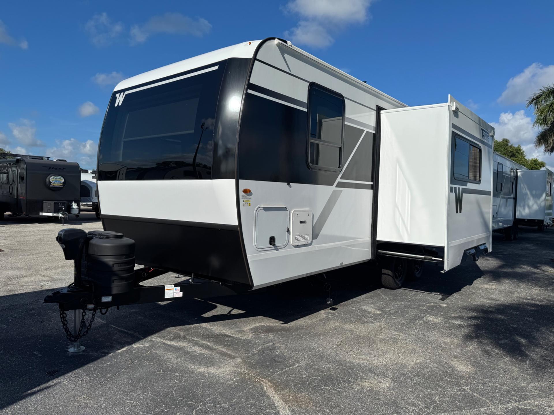 2027 Winnebago 2027 Winnebago Thrive - thumbnail 3