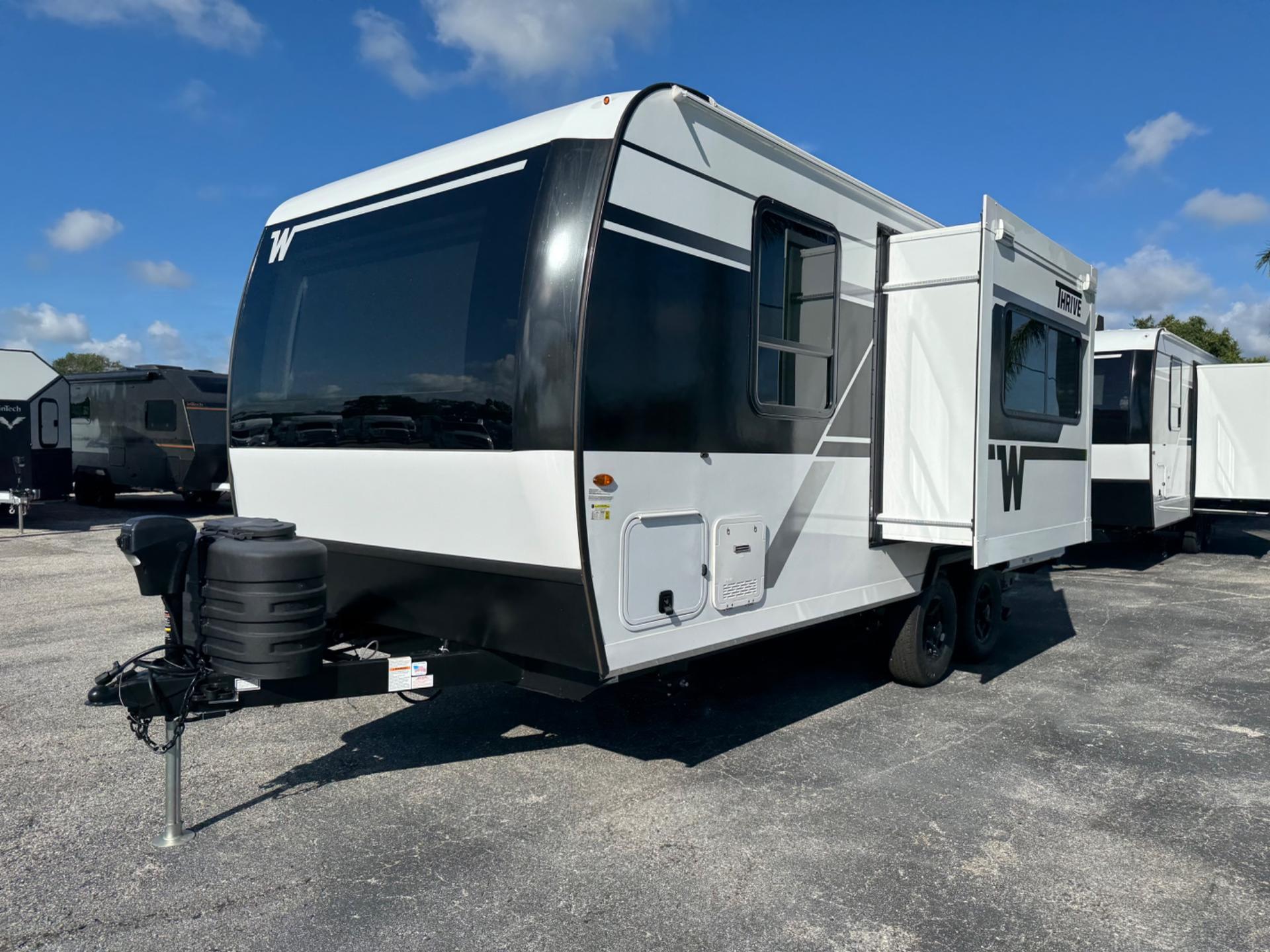 2027 Winnebago 2027 Winnebago Thrive - thumbnail 3