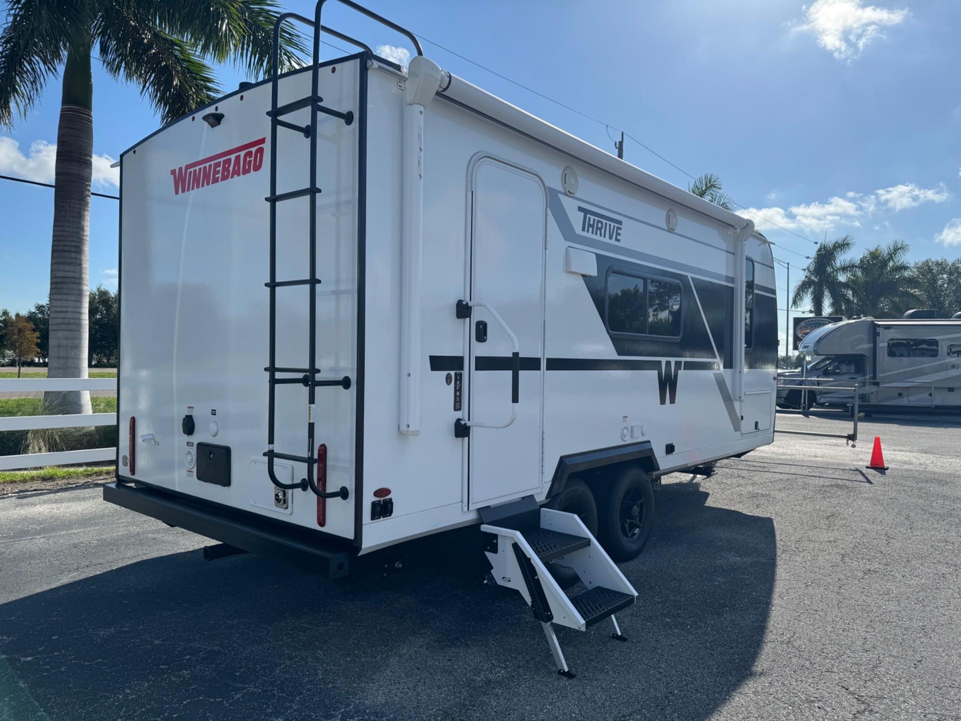 2027 Winnebago 2027 Winnebago Thrive - thumbnail 5