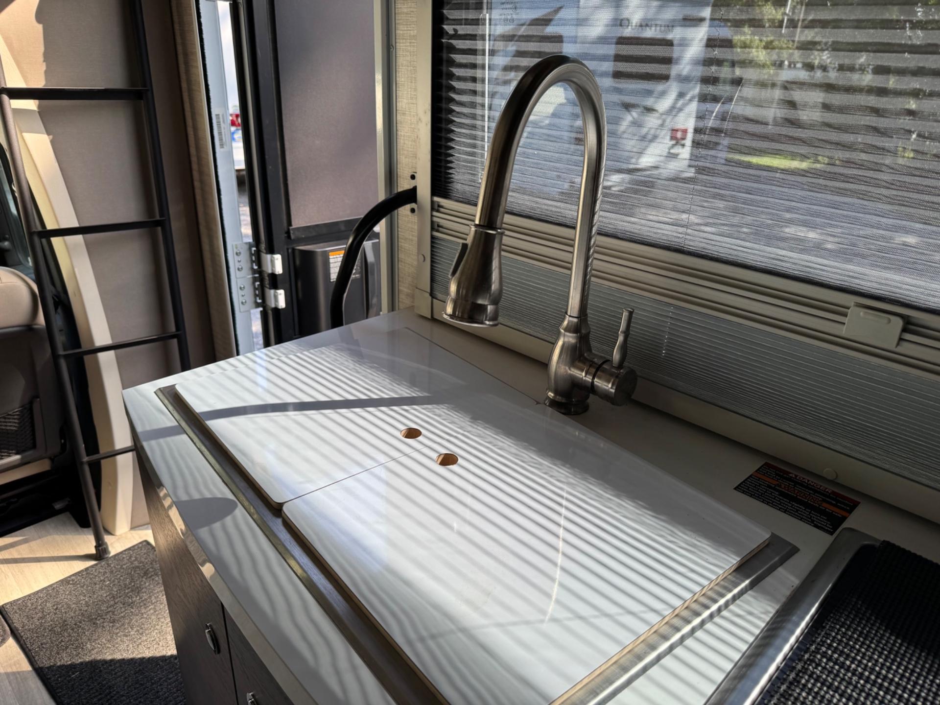 2024 Winnebago 2024 Winnebago View - thumbnail 10