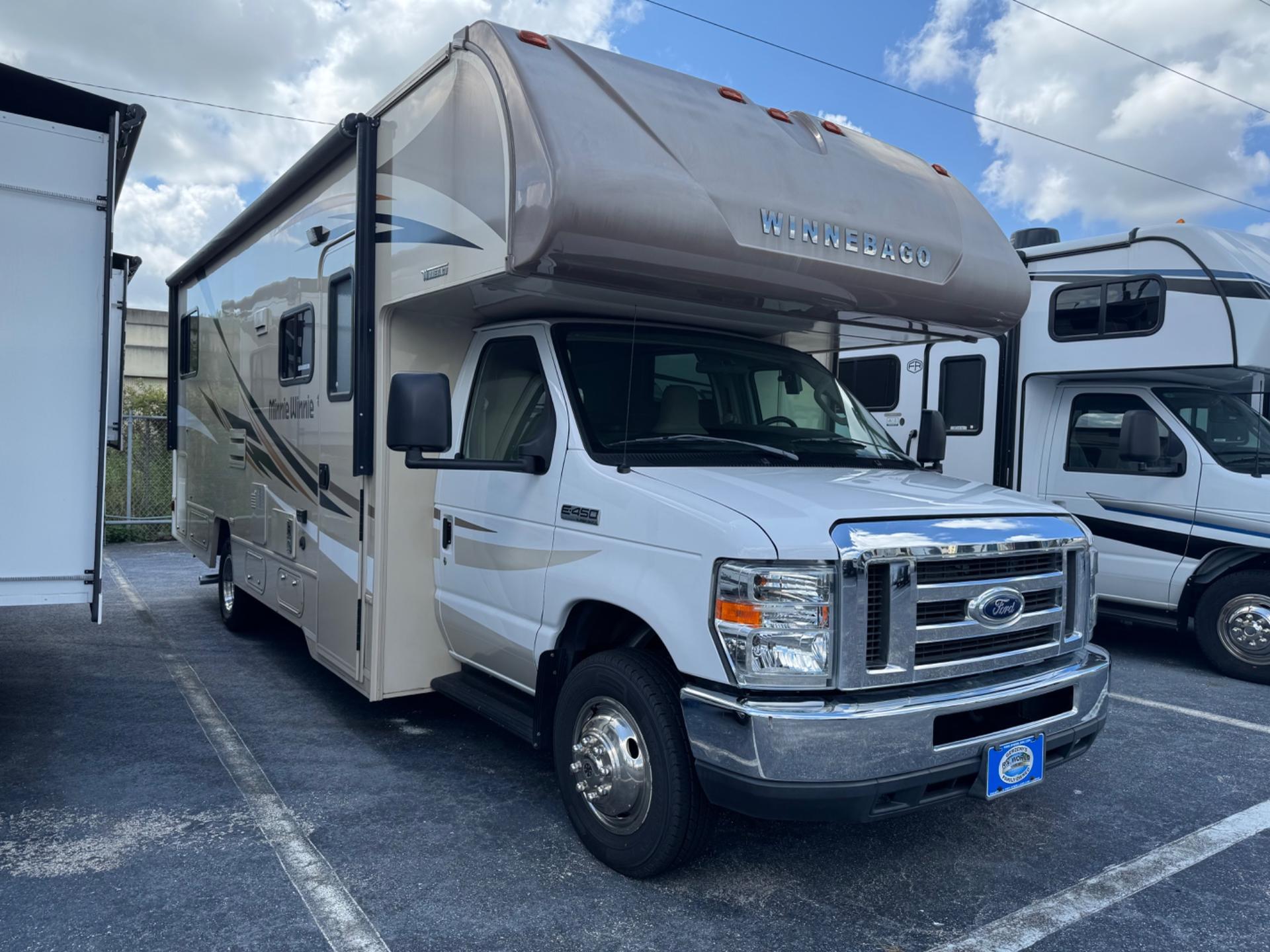 2017 WINNEBAGO MINNIE WINNIE 26A