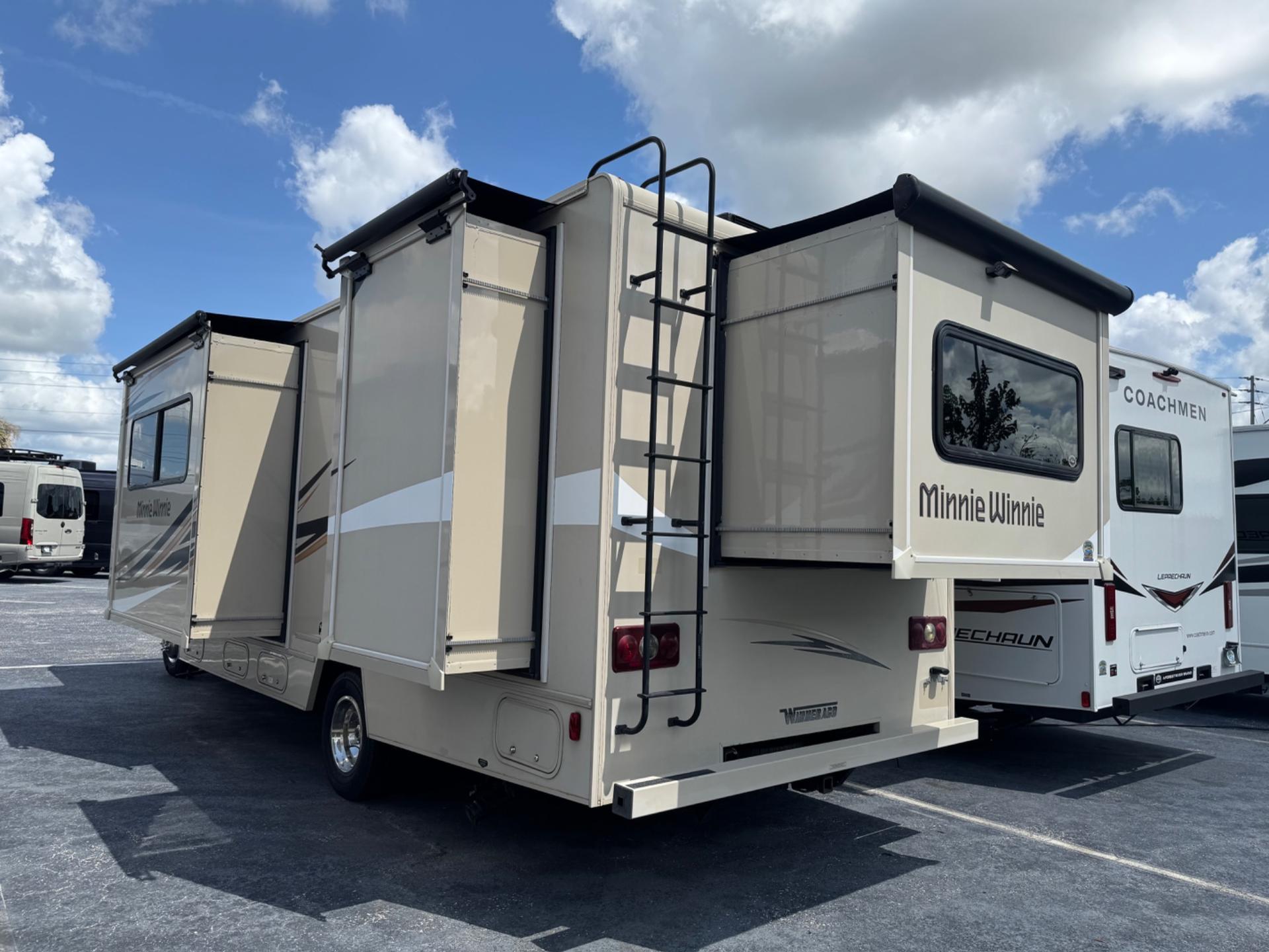 2017 Winnebago 2017 Winnebago Minnie Winnie - thumbnail 3