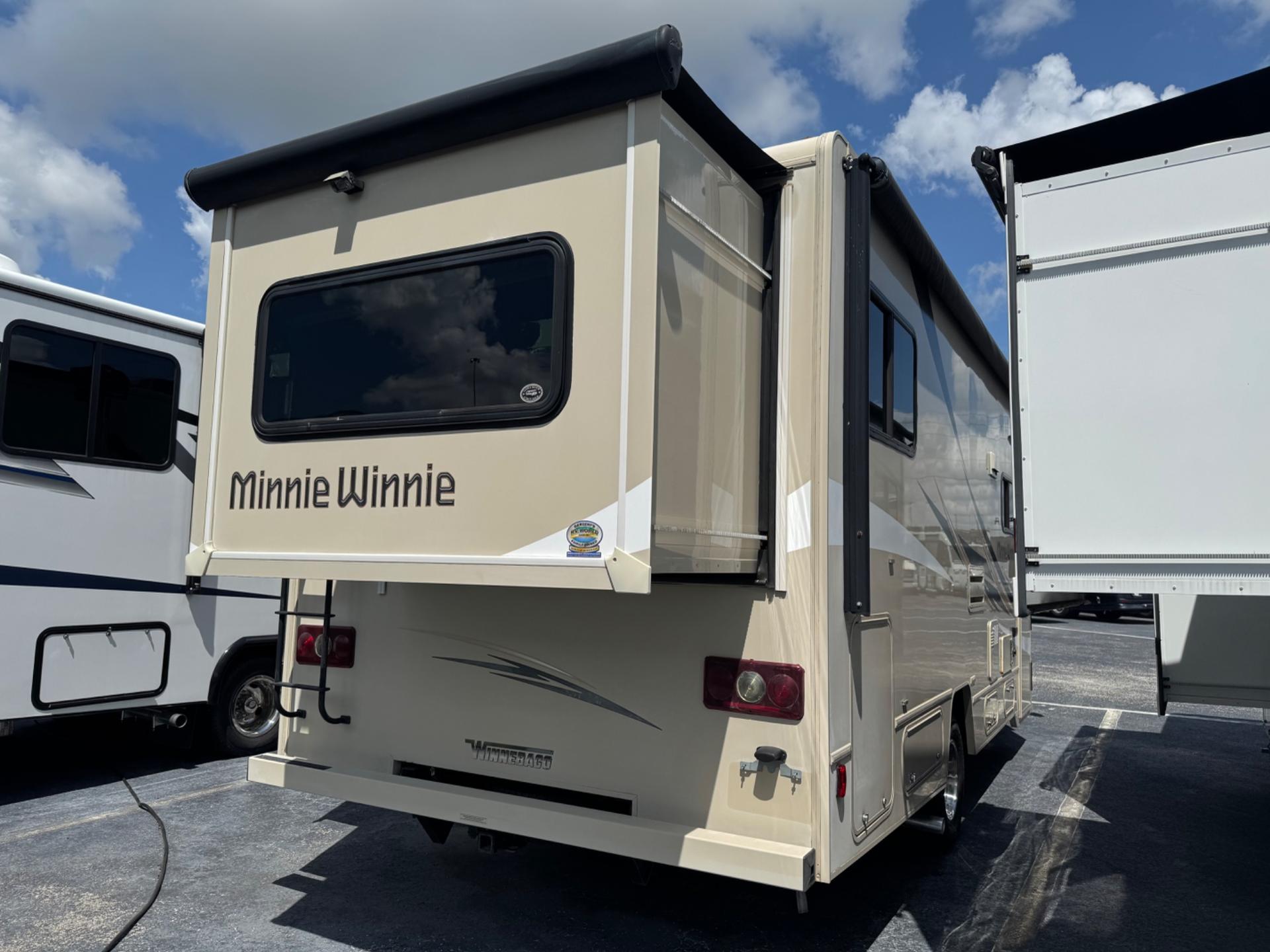 2017 Winnebago 2017 Winnebago Minnie Winnie - thumbnail 4
