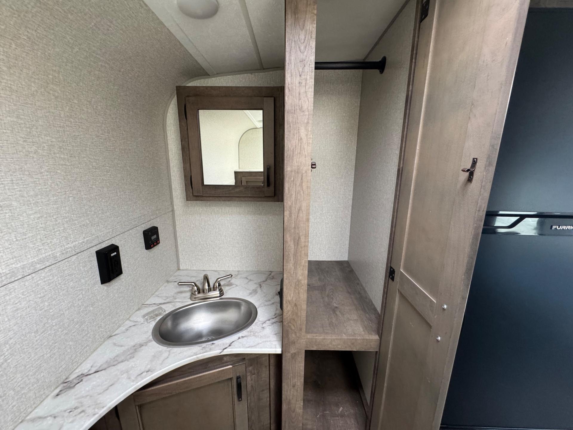 2022 Venture RV 2022 Venture RV Sonic - thumbnail 18