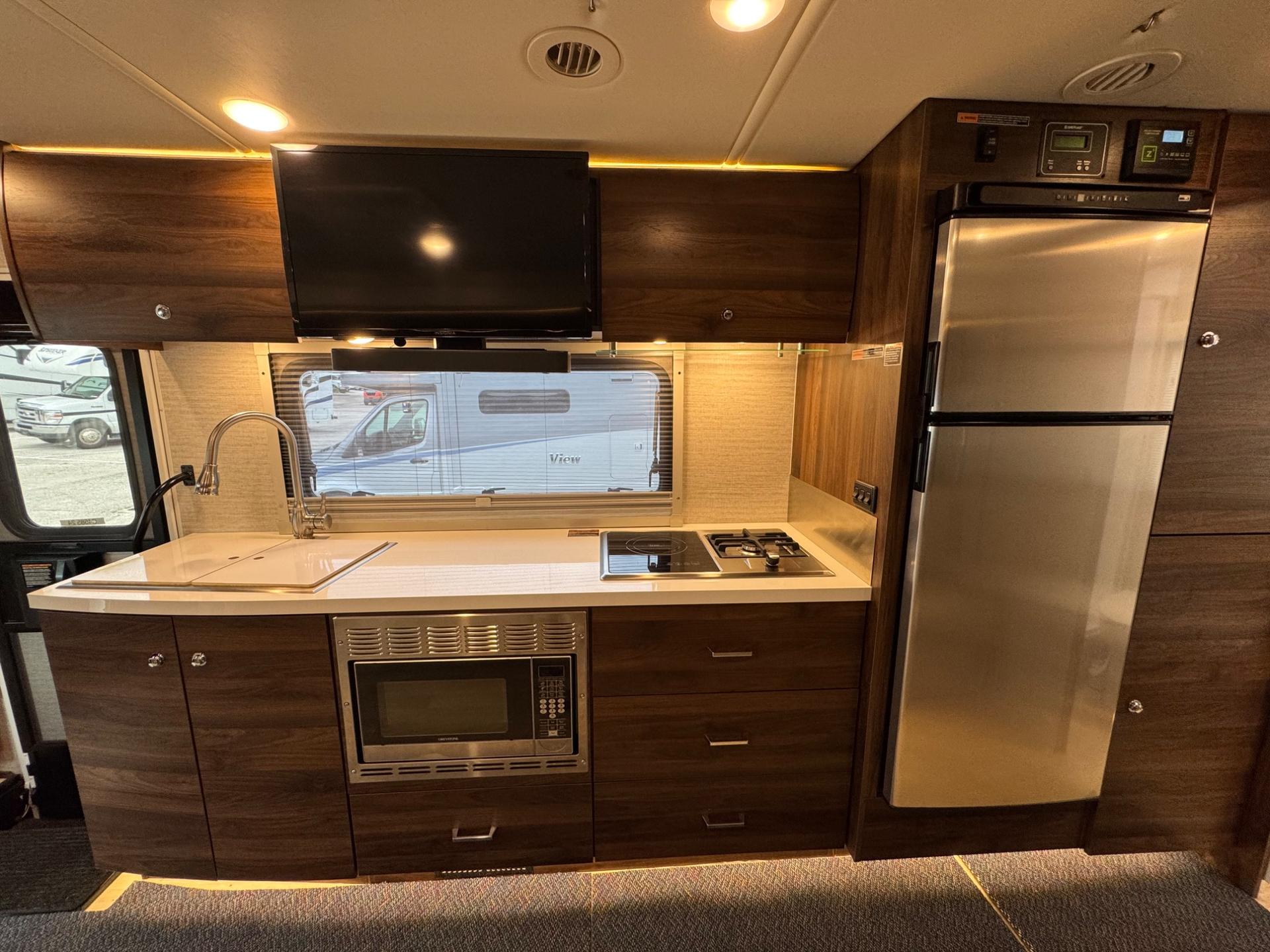 2024 Winnebago 2024 Winnebago View - thumbnail 8