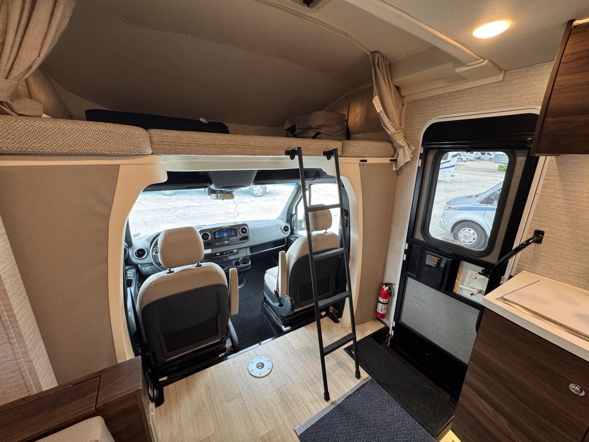 2024 Winnebago 2024 Winnebago View - thumbnail 21