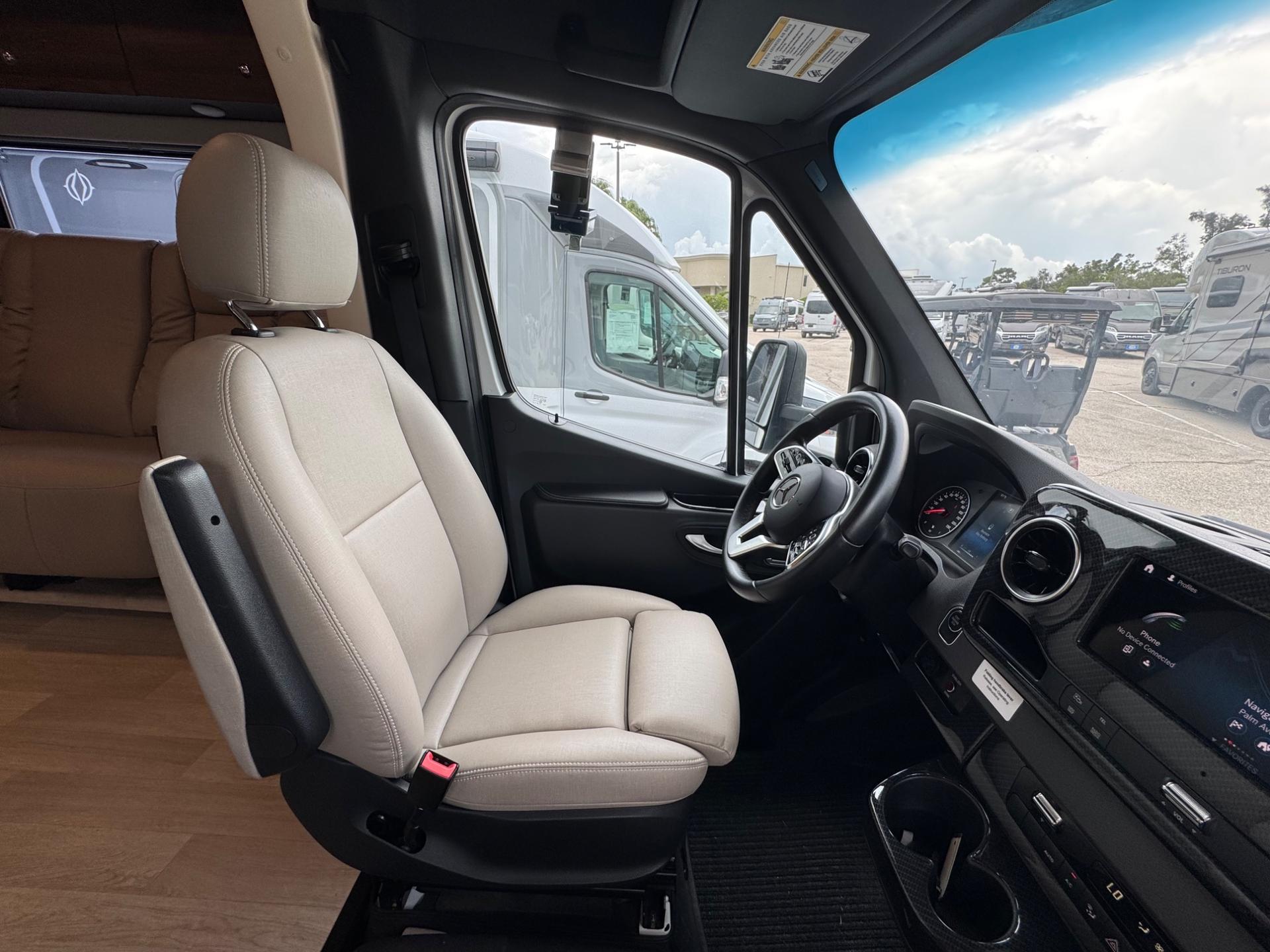 2024 Winnebago 2024 Winnebago View - thumbnail 24