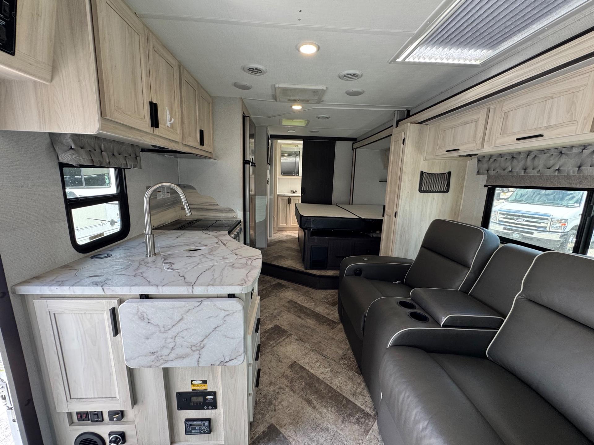2021 Forest River 2021 Forest River Sunseeker - thumbnail 7